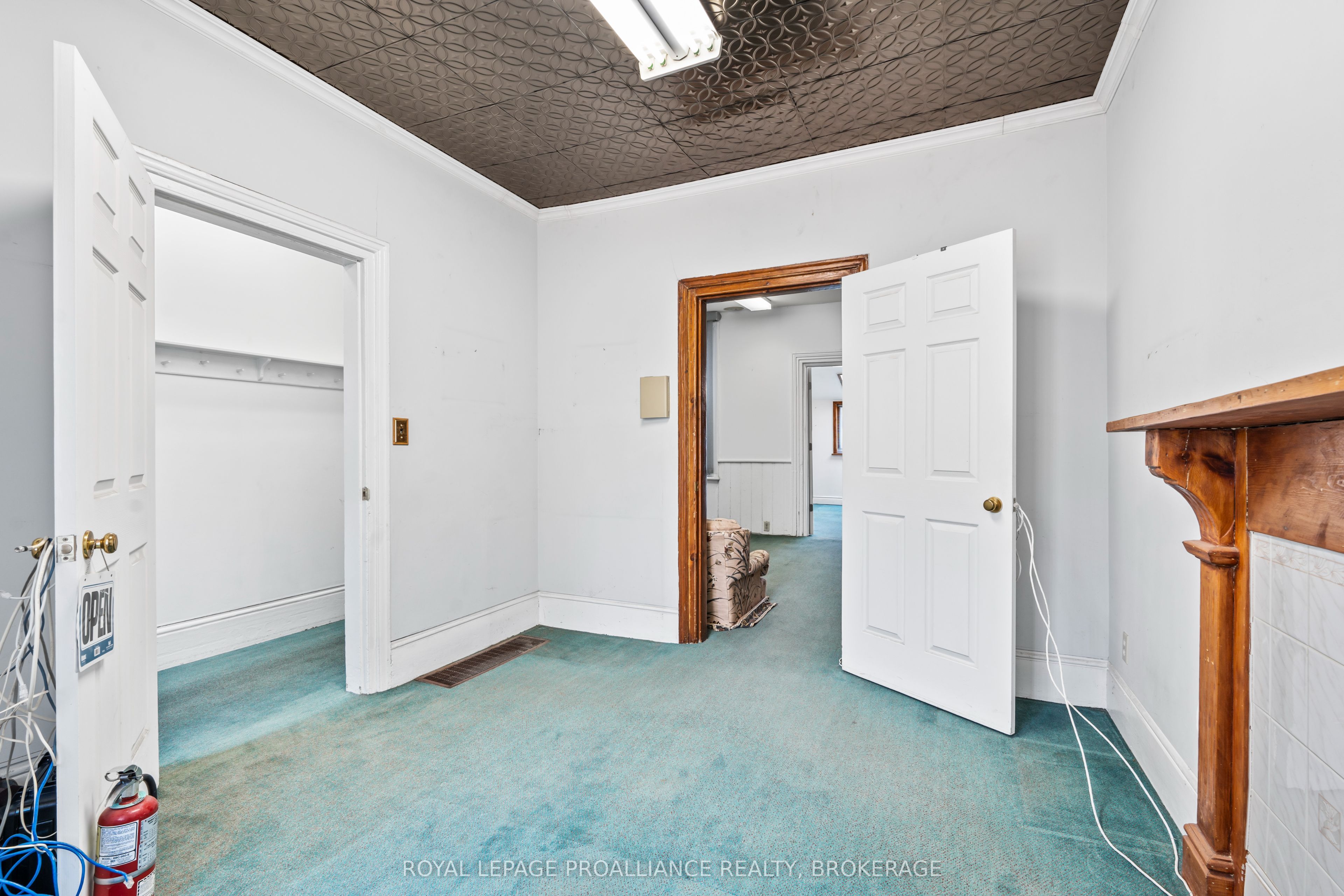 272 Wellington Street Property Photo 8
