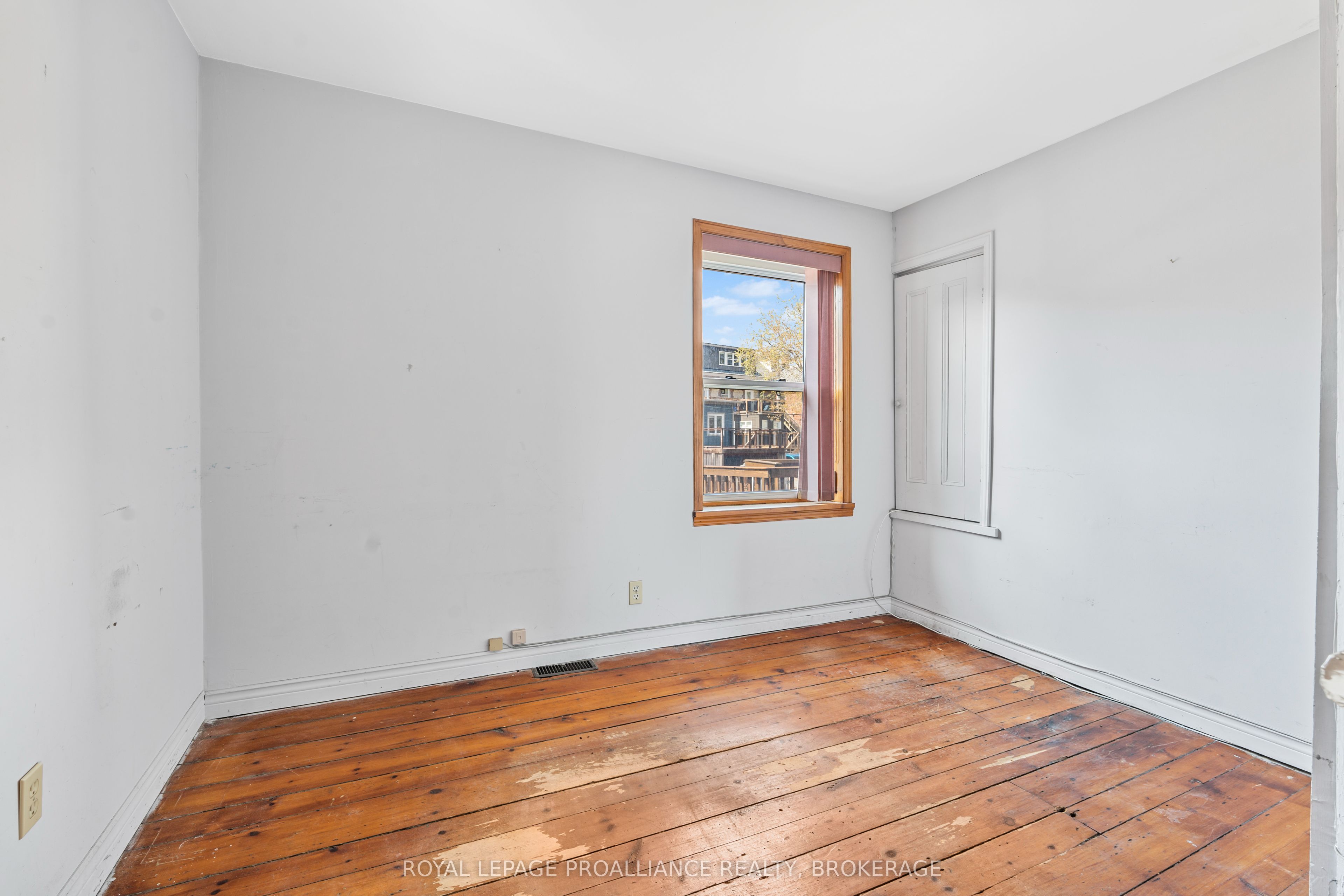 272 Wellington Street Property Photo 15