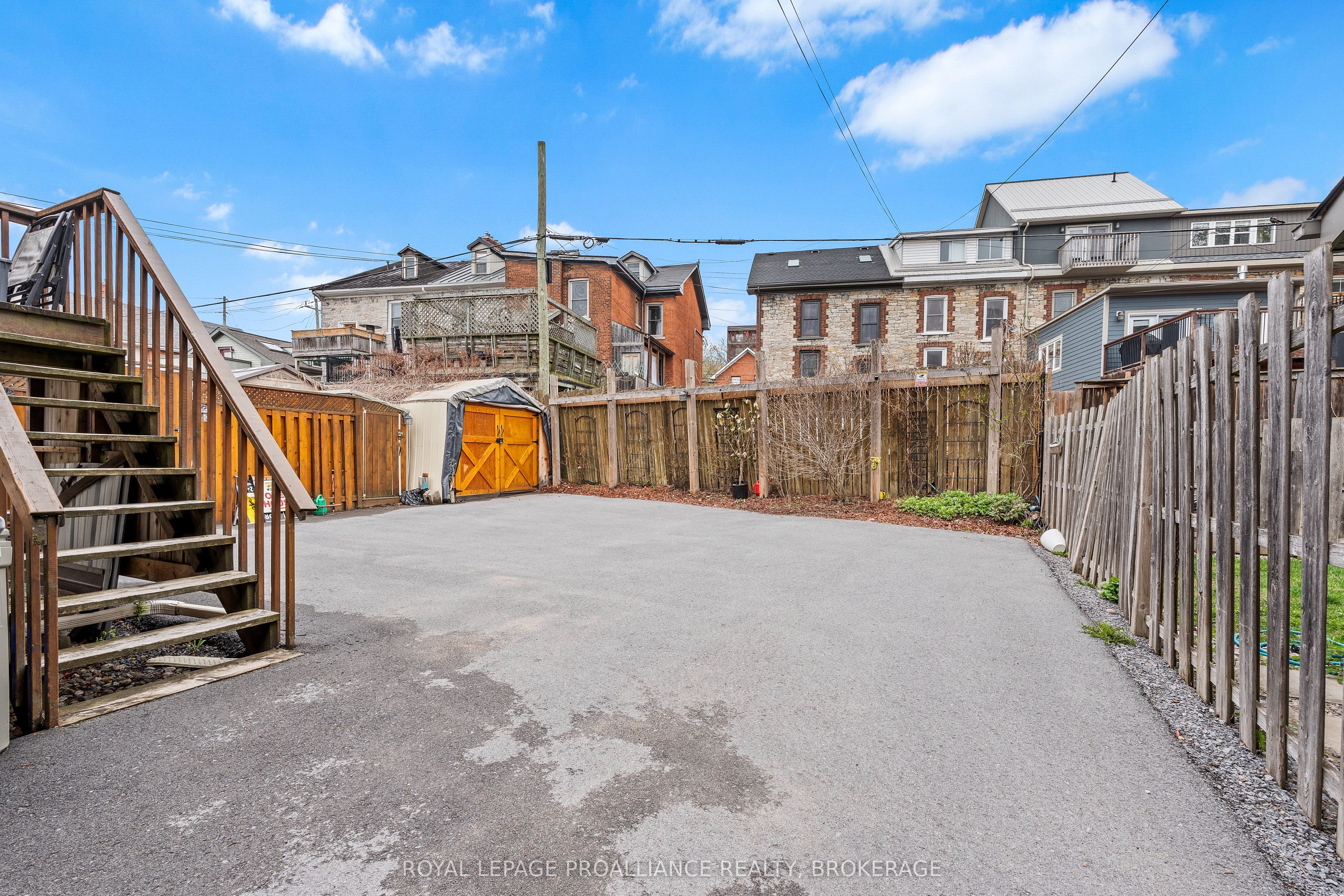 272 Wellington Street Property Photo 17