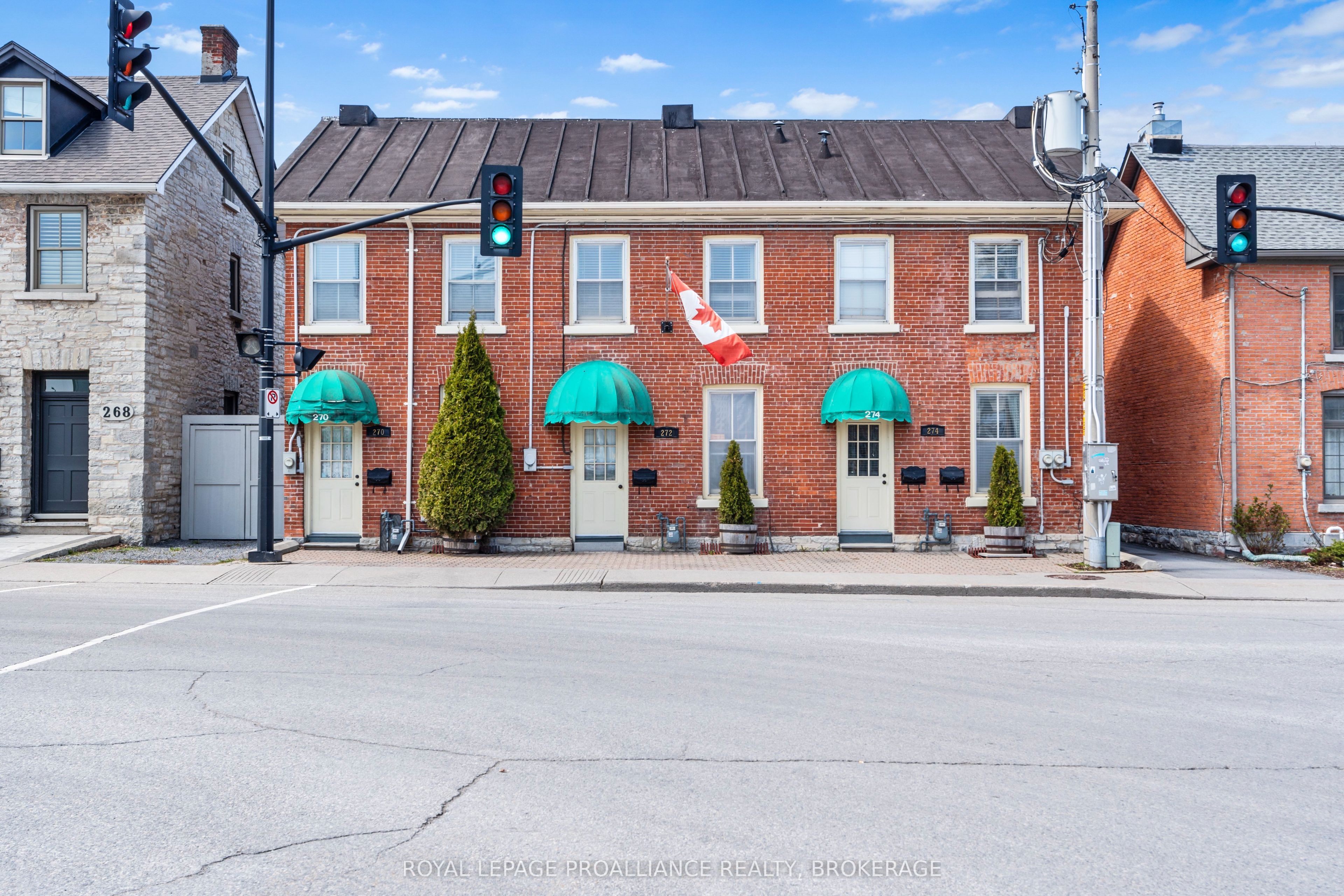 274 Wellington Street Property Photo 2