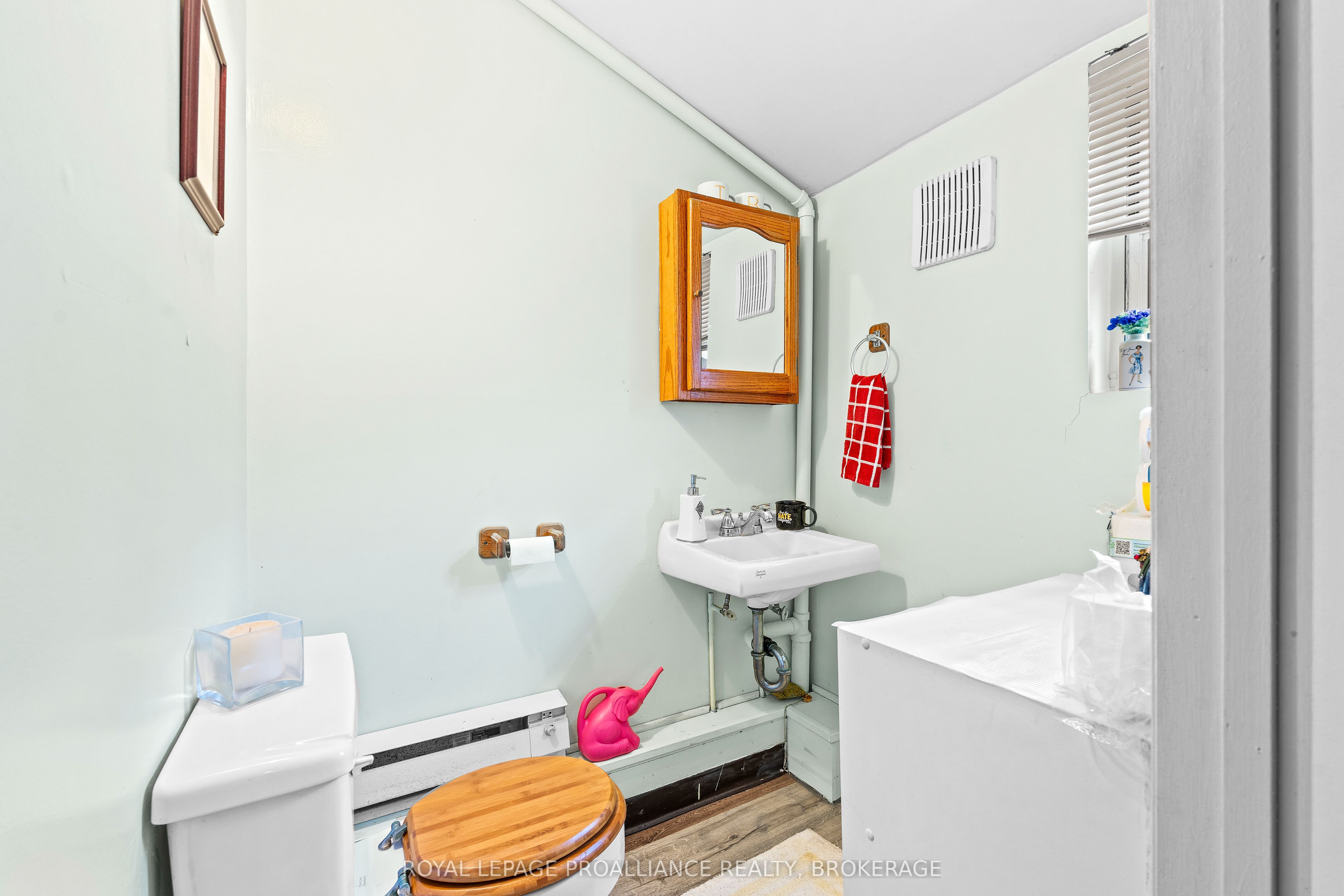274 Wellington Street Property Photo 11