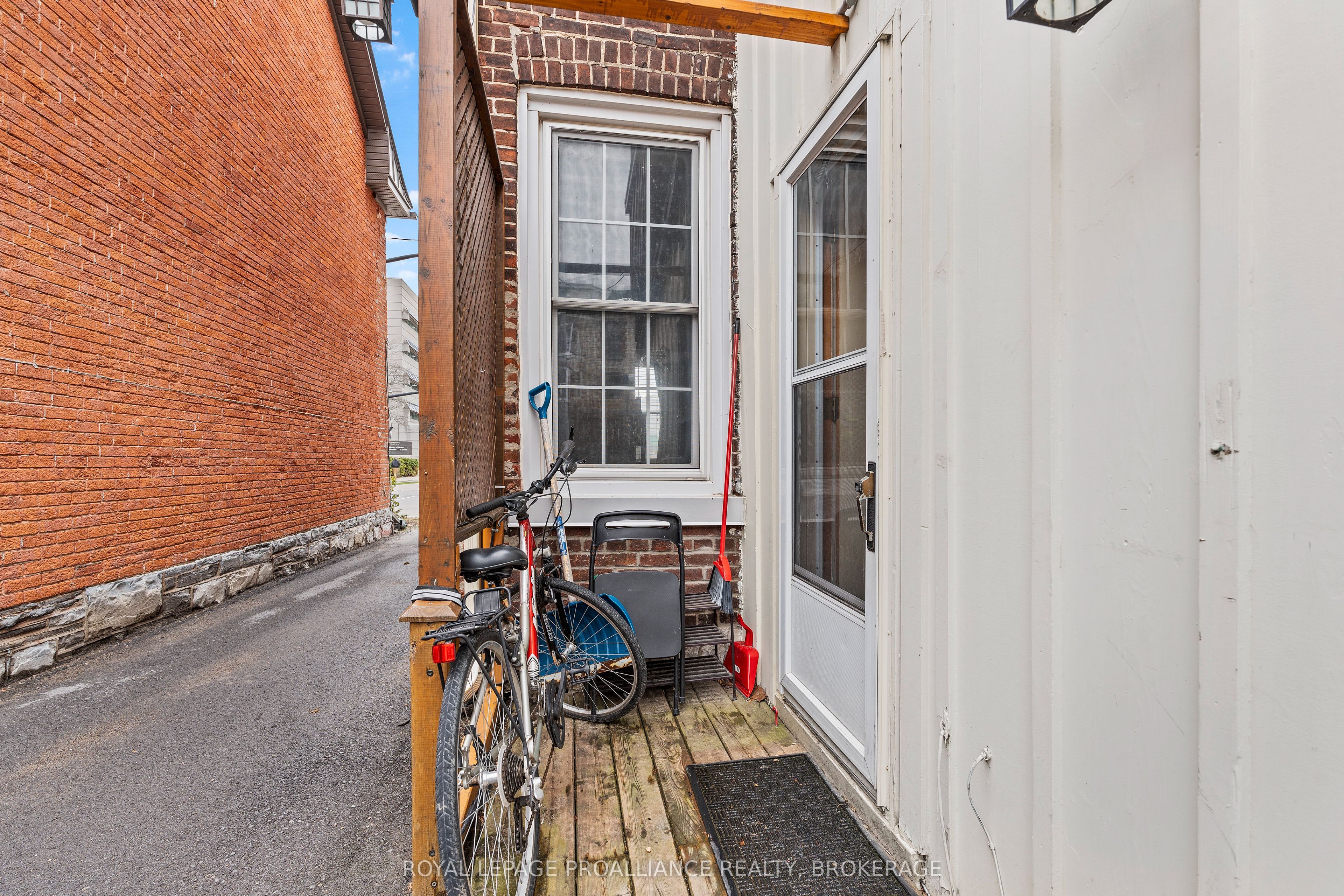 274 Wellington Street Property Photo 14