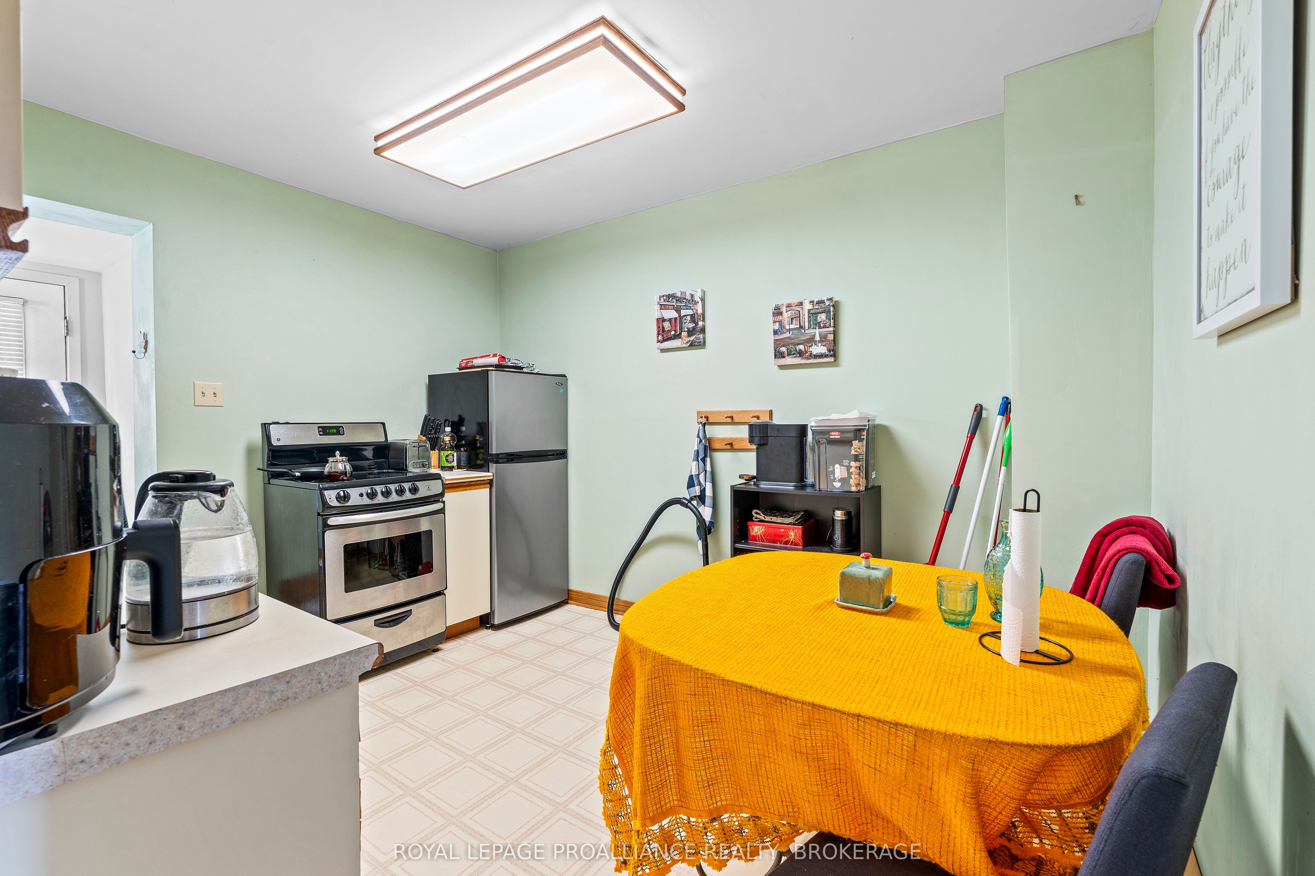 274 Wellington Street Property Photo 18