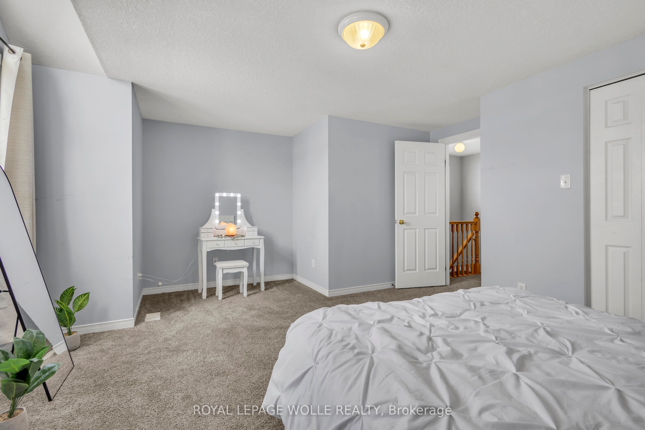 18 Donnenwerth Drive Property Photo 27