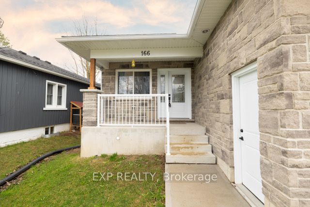 166 Webb Street Property Photo 2