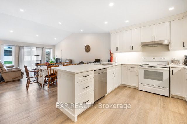 166 Webb Street Property Photo 3