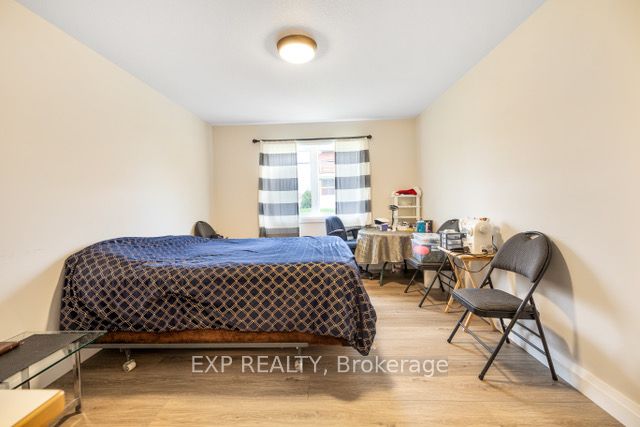 166 Webb Street Property Photo 4
