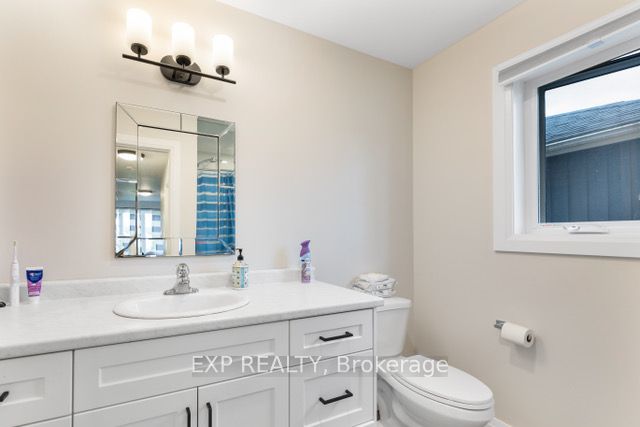 166 Webb Street Property Photo 8