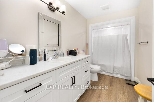 166 Webb Street Property Photo 11