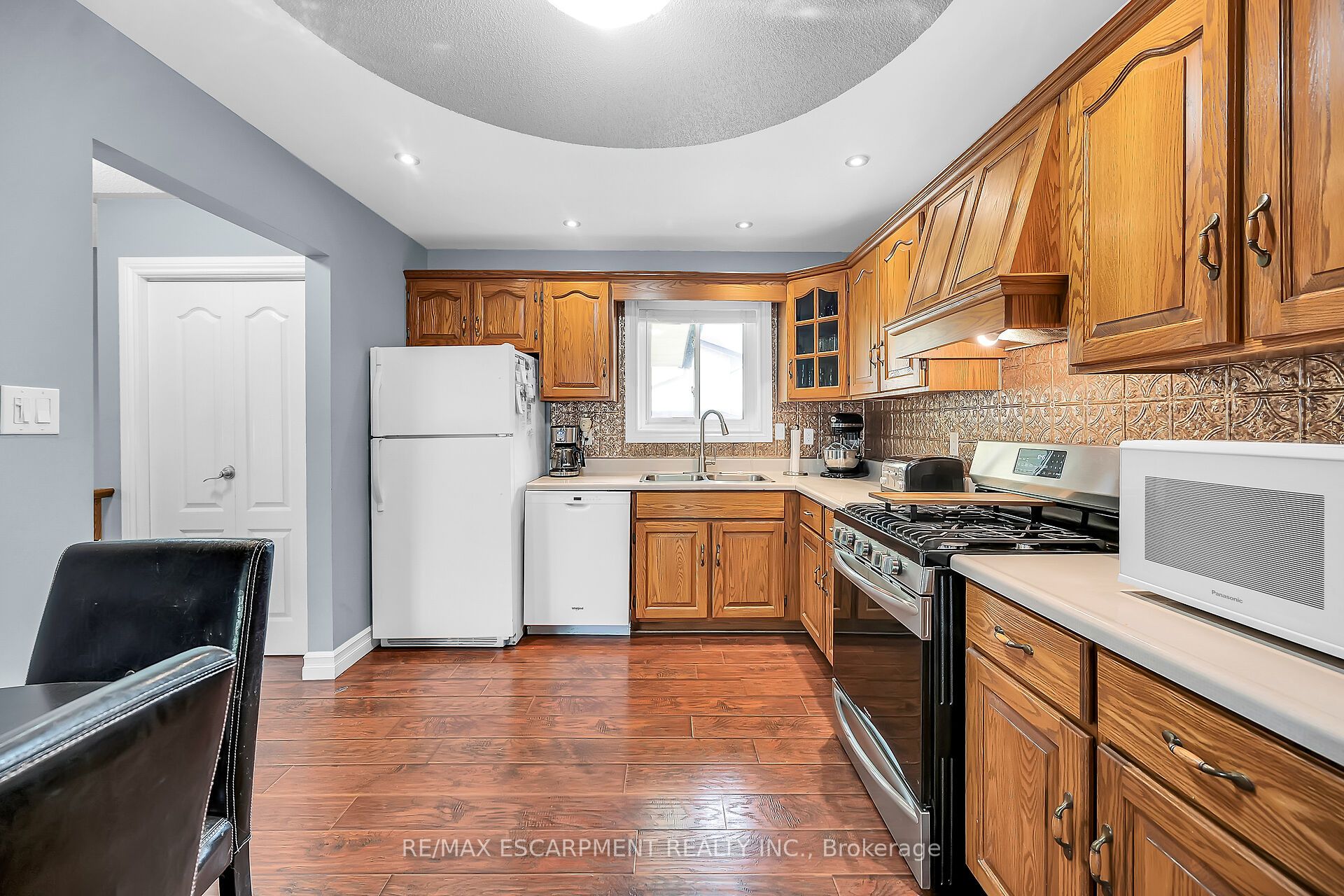 136 Secord Street Property Photo 6
