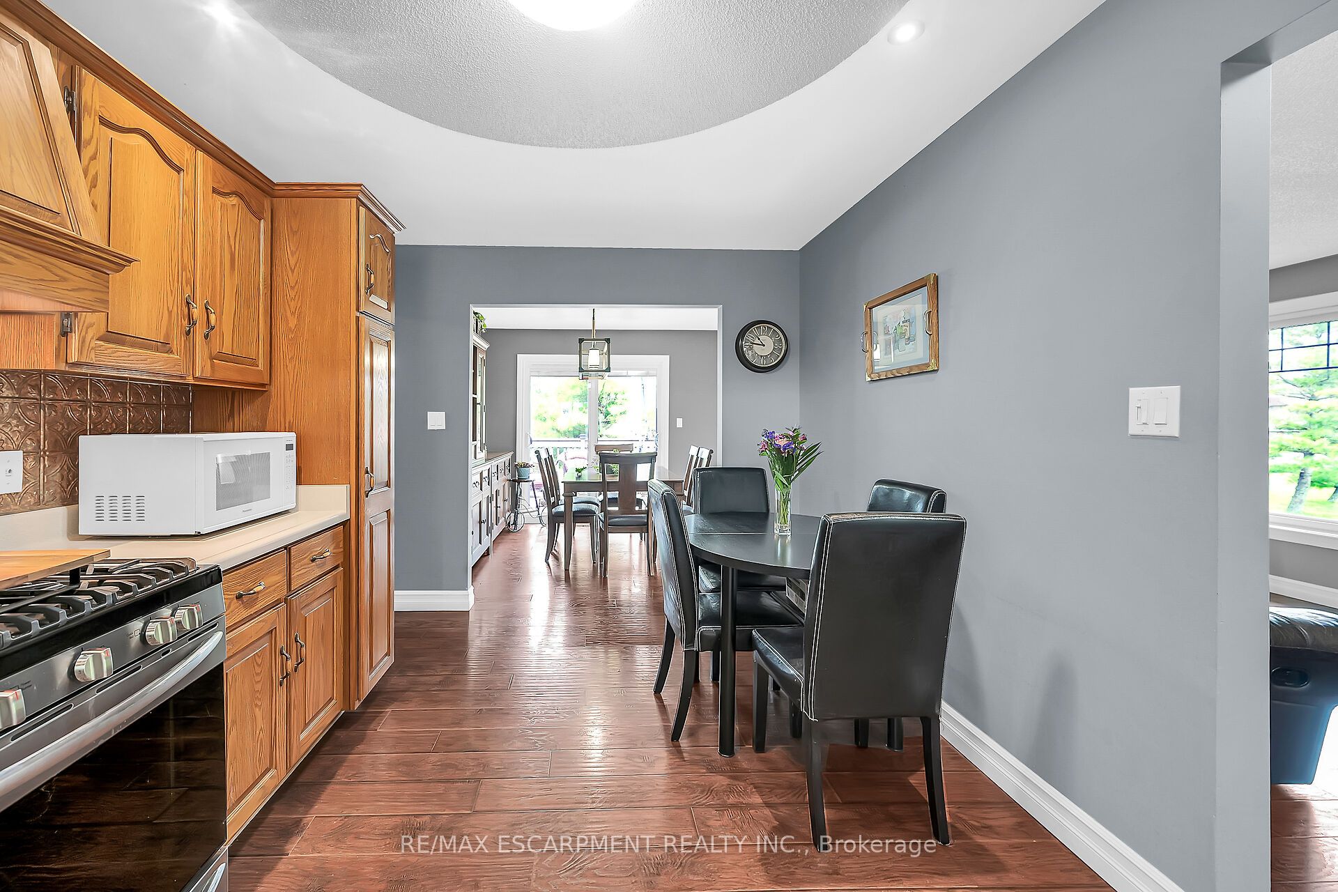 136 Secord Street Property Photo 8