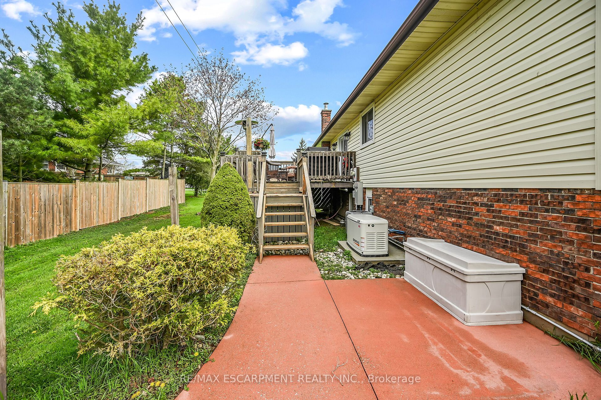 136 Secord Street Property Photo 41