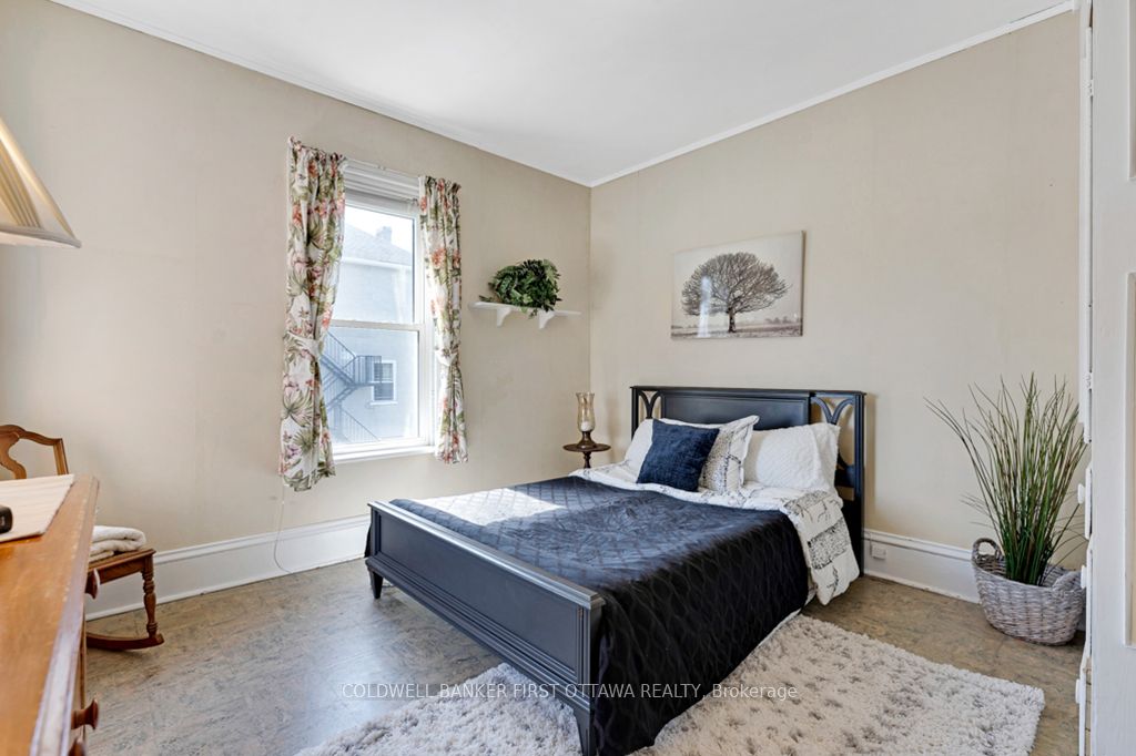 32 Drummond Street E Property Photo 19