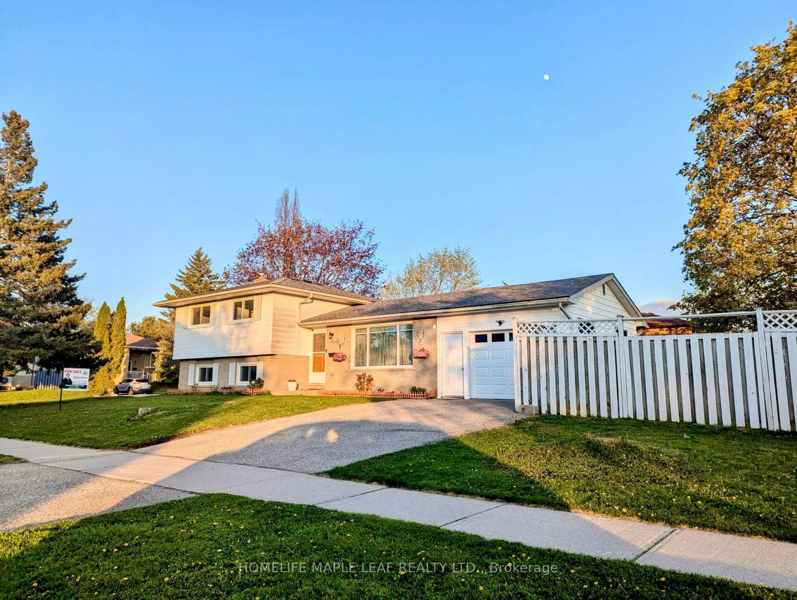 261 Overlea Drive Property Photo 2