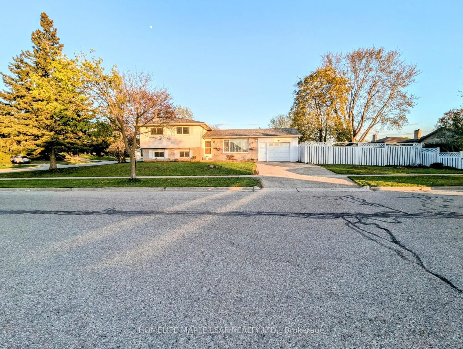 261 Overlea Drive Property Photo 3