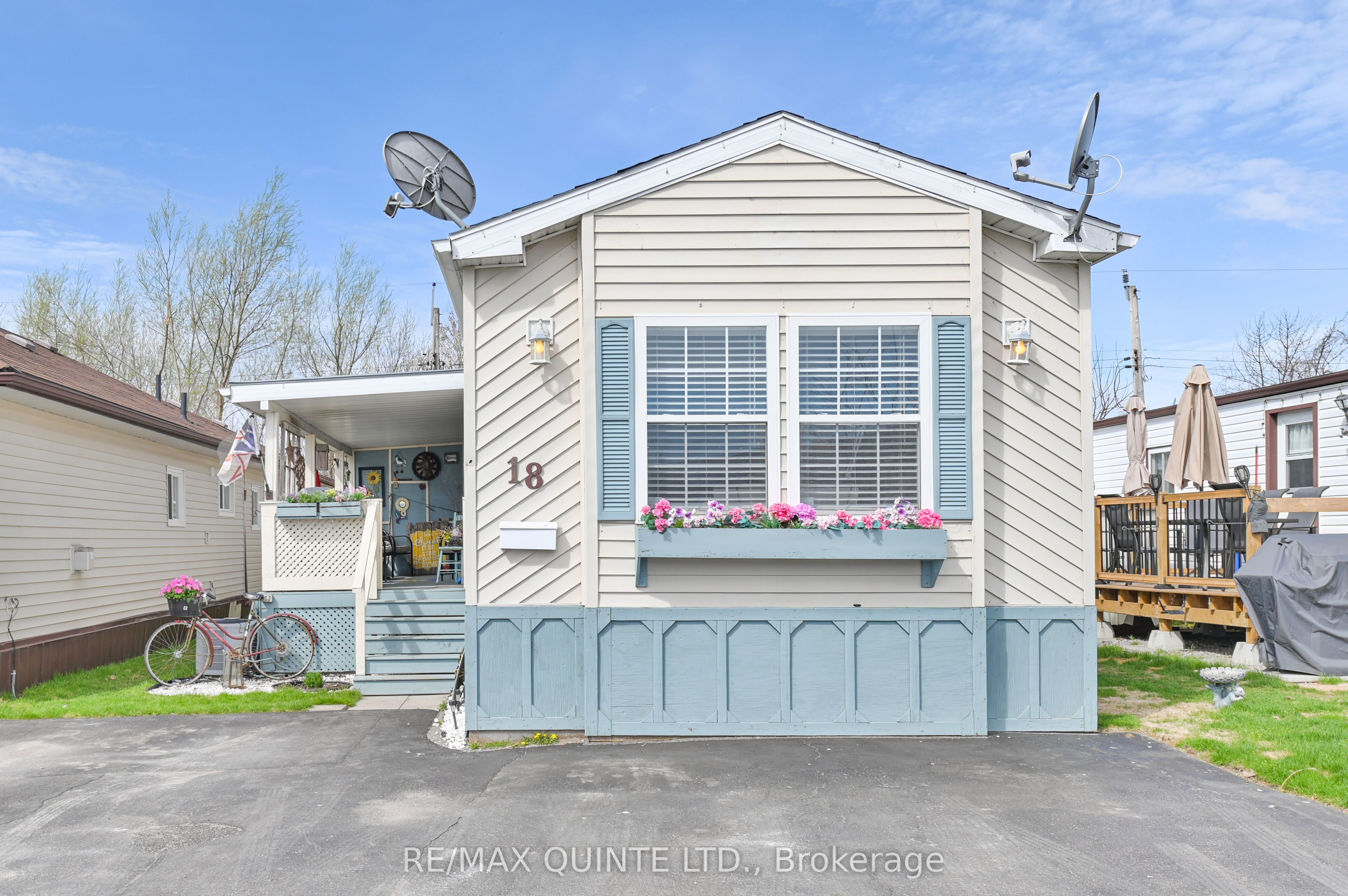 311 Dundas St E Property Photo 1