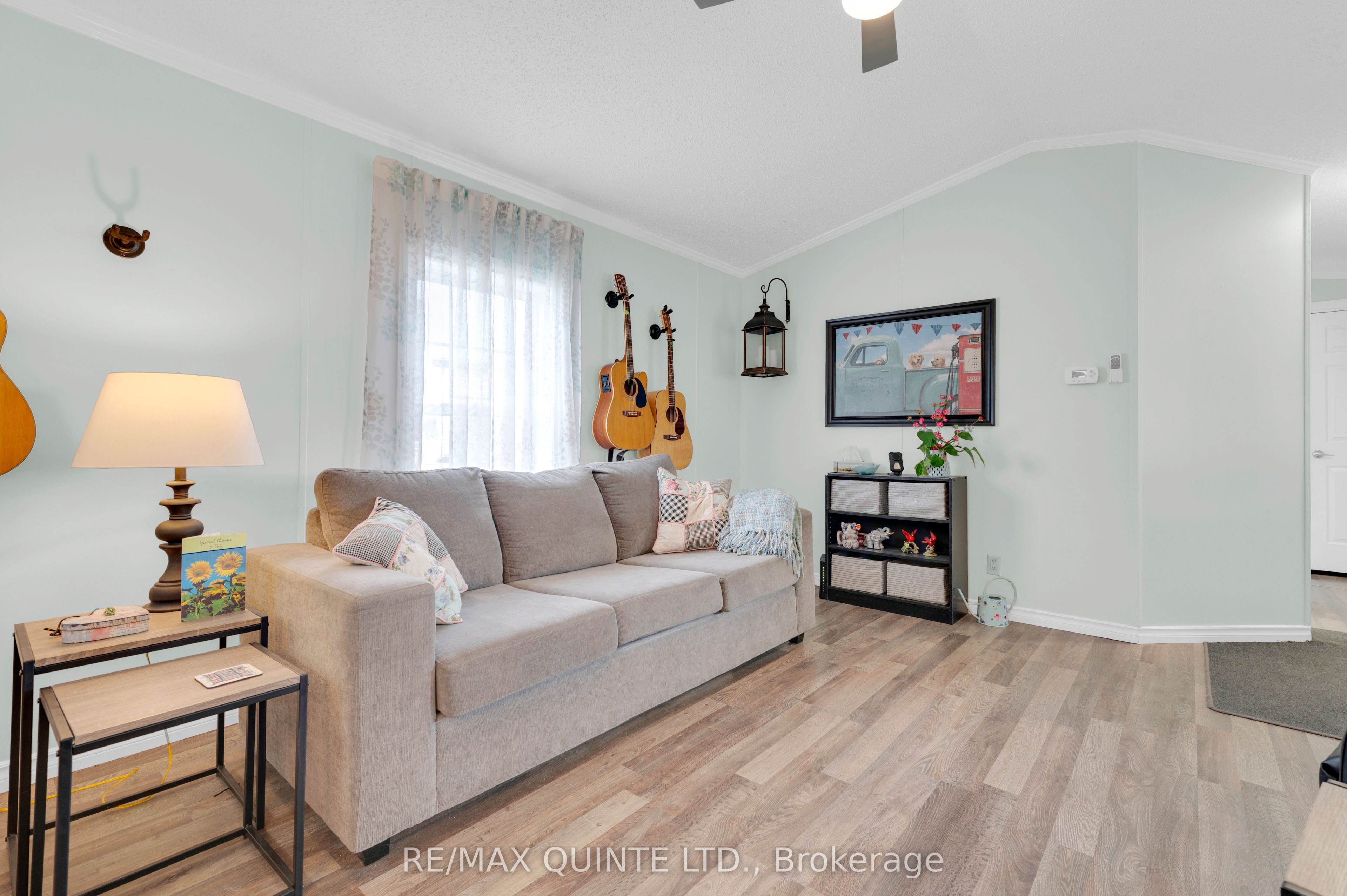 311 Dundas St E Property Photo 7