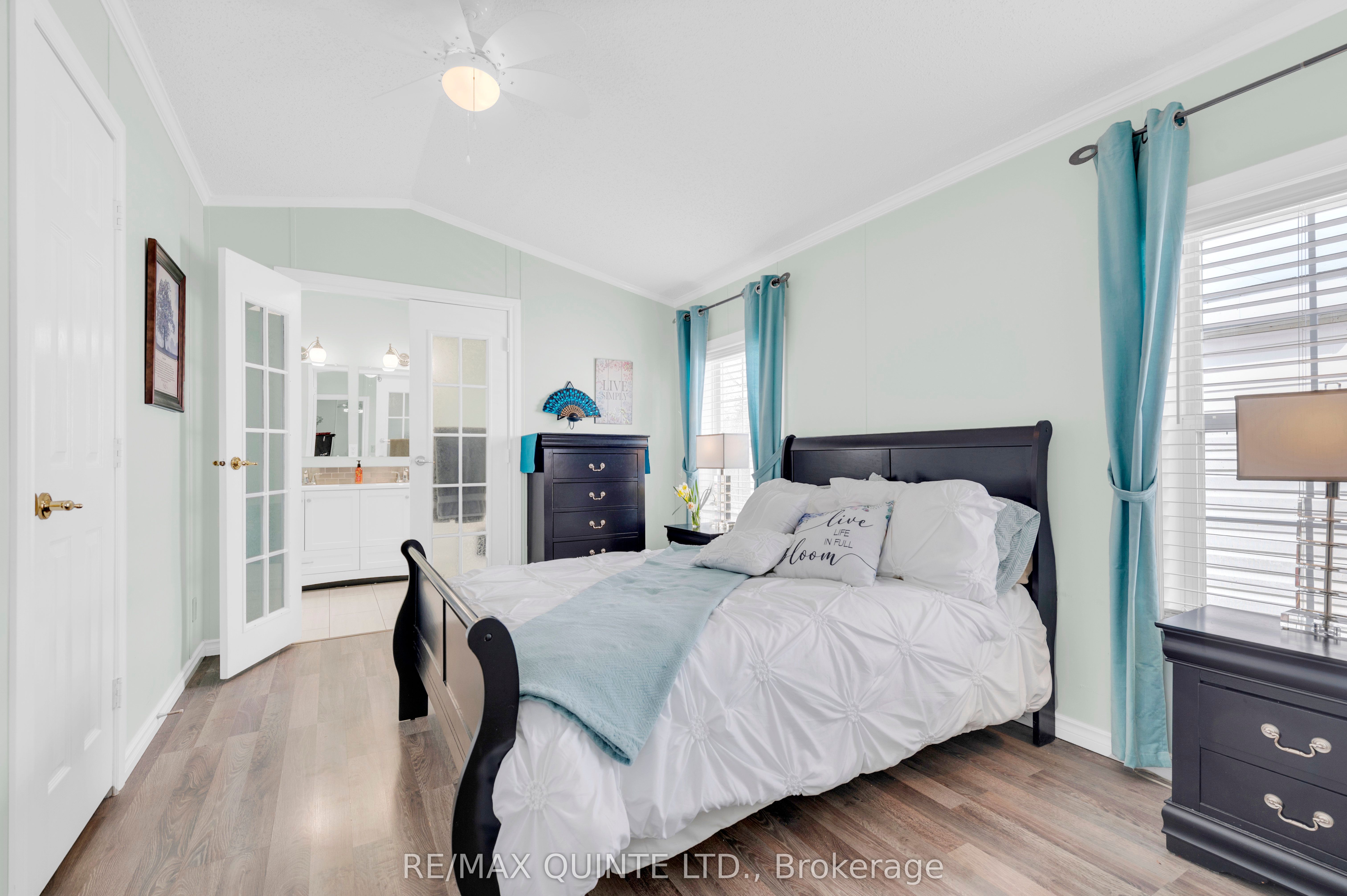 311 Dundas St E Property Photo 16