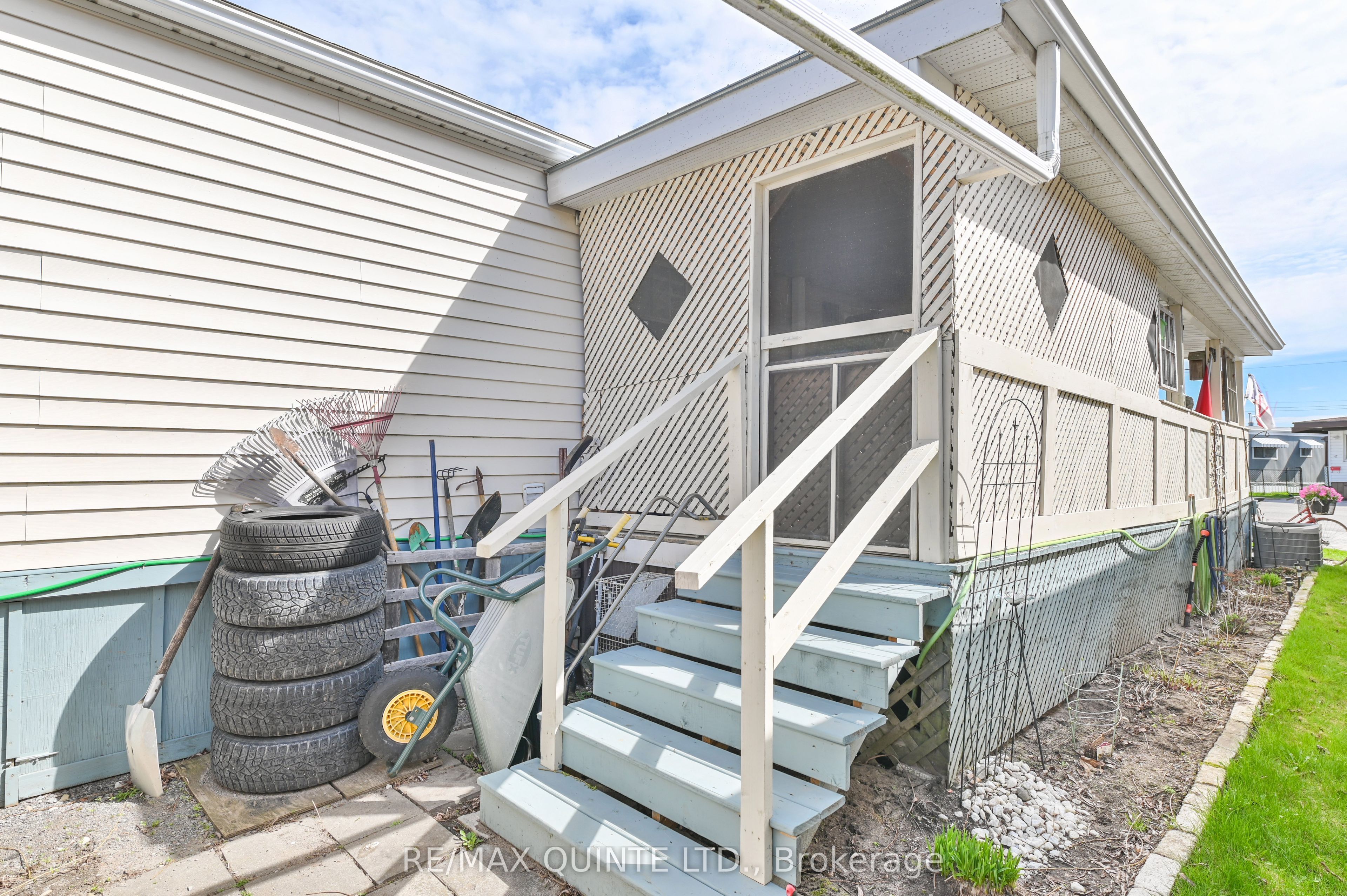 311 Dundas St E Property Photo 20