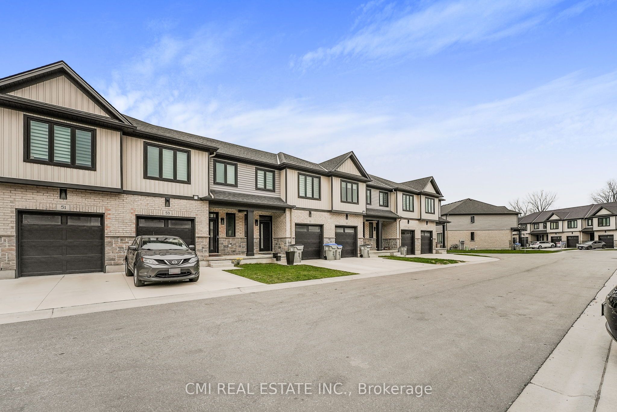 #57 - 601 Lions Park Drive Property Photo 3