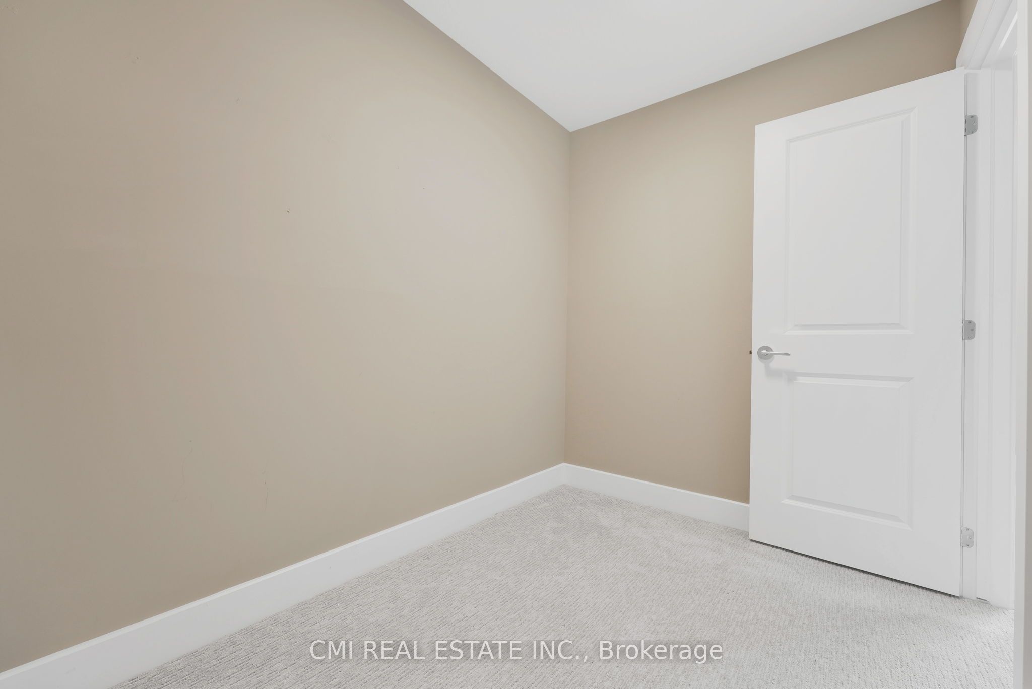 #57 - 601 Lions Park Drive Property Photo 15