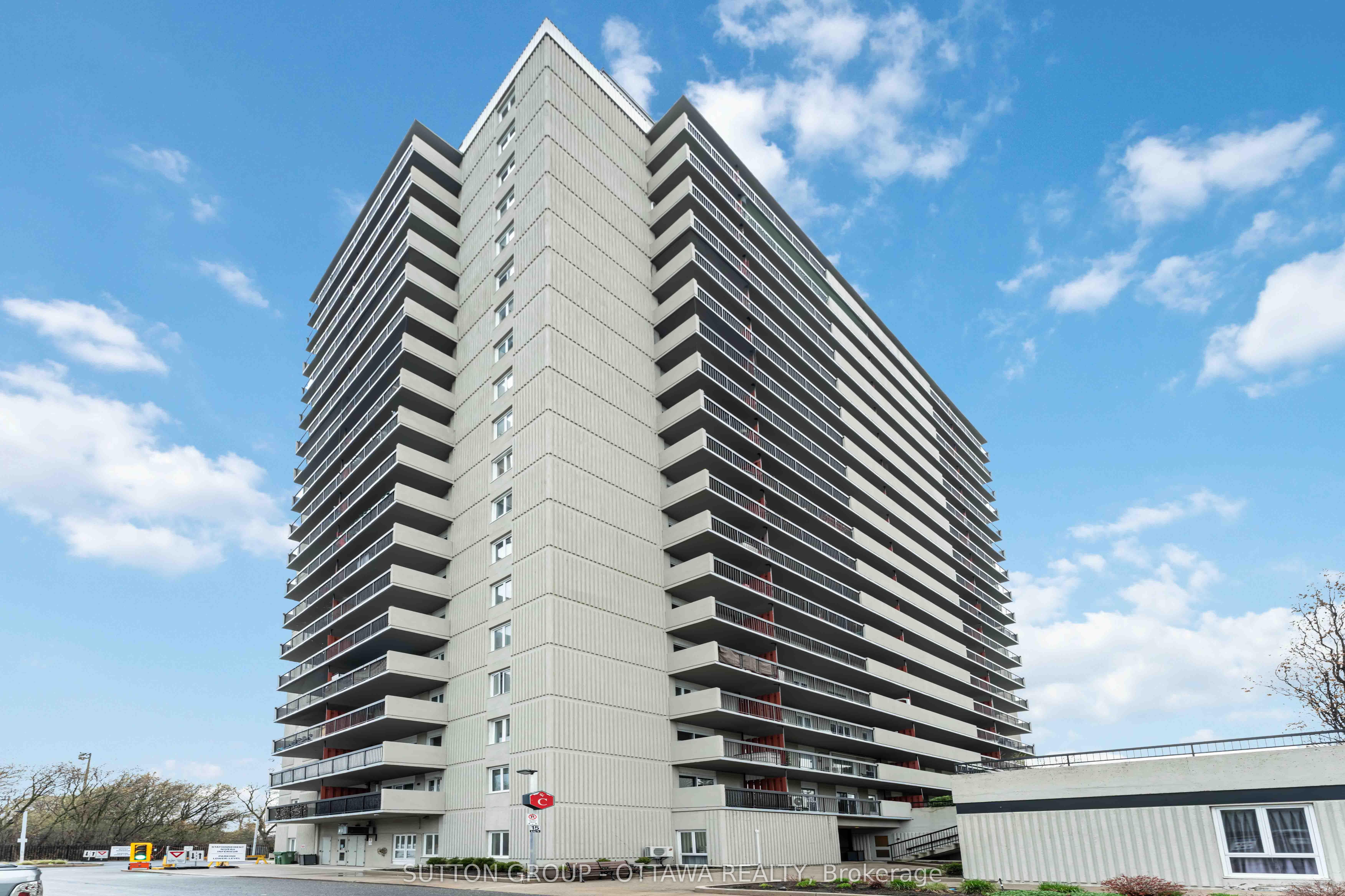 #705 - 158c Mcarthur Avenue Property Photo 2