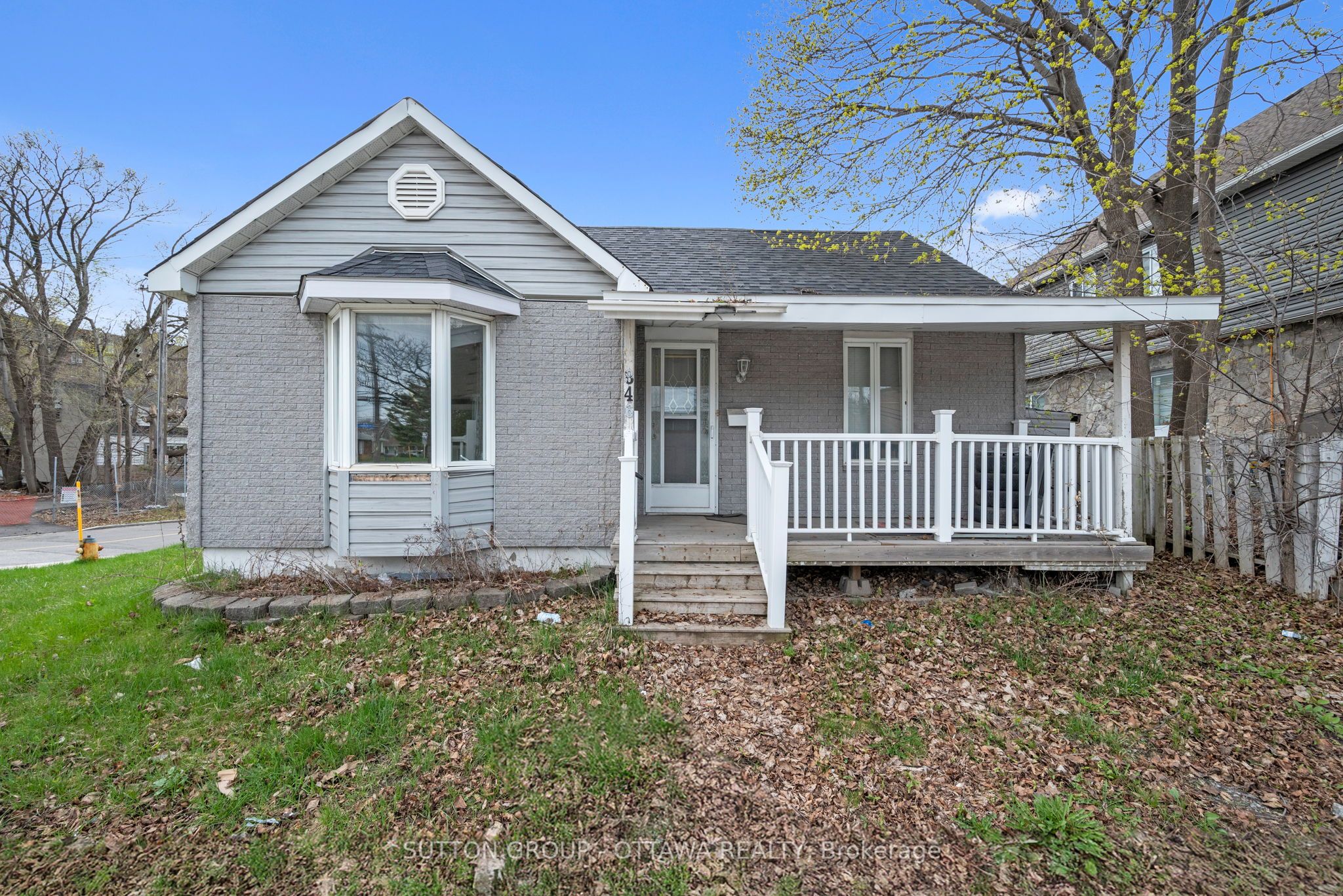 846 St Laurent Blvd Street