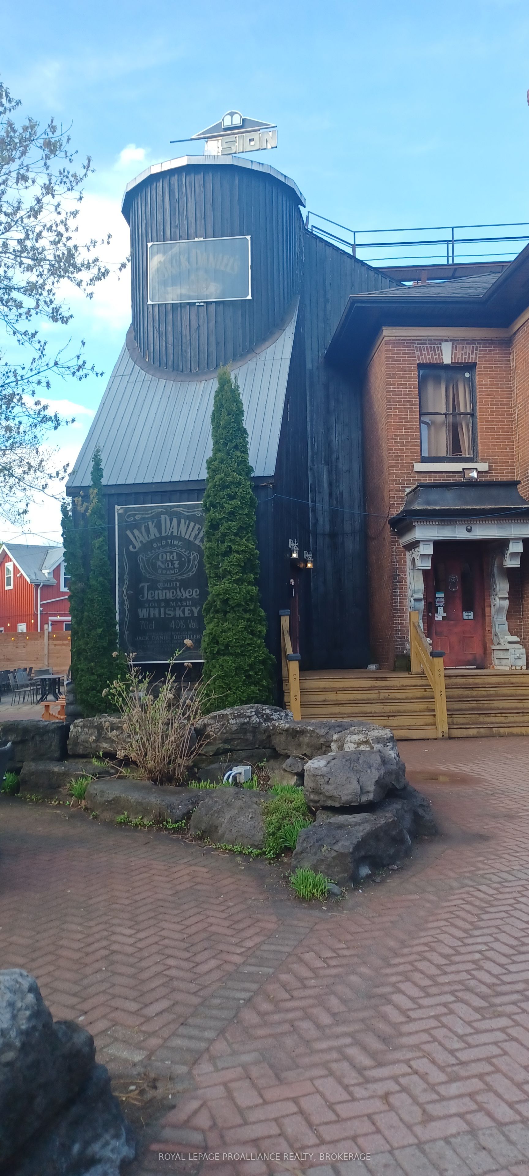 506 Princess Street Property Photo 2