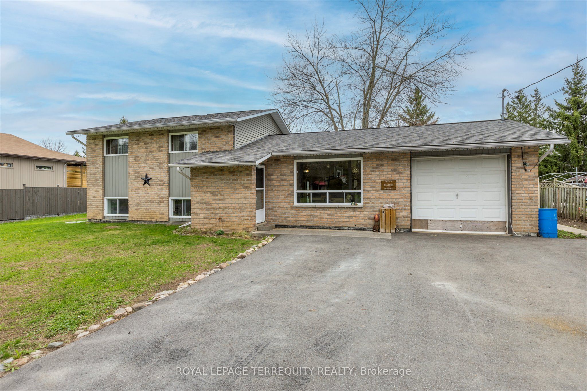75 Trentview Crescent Property Photo