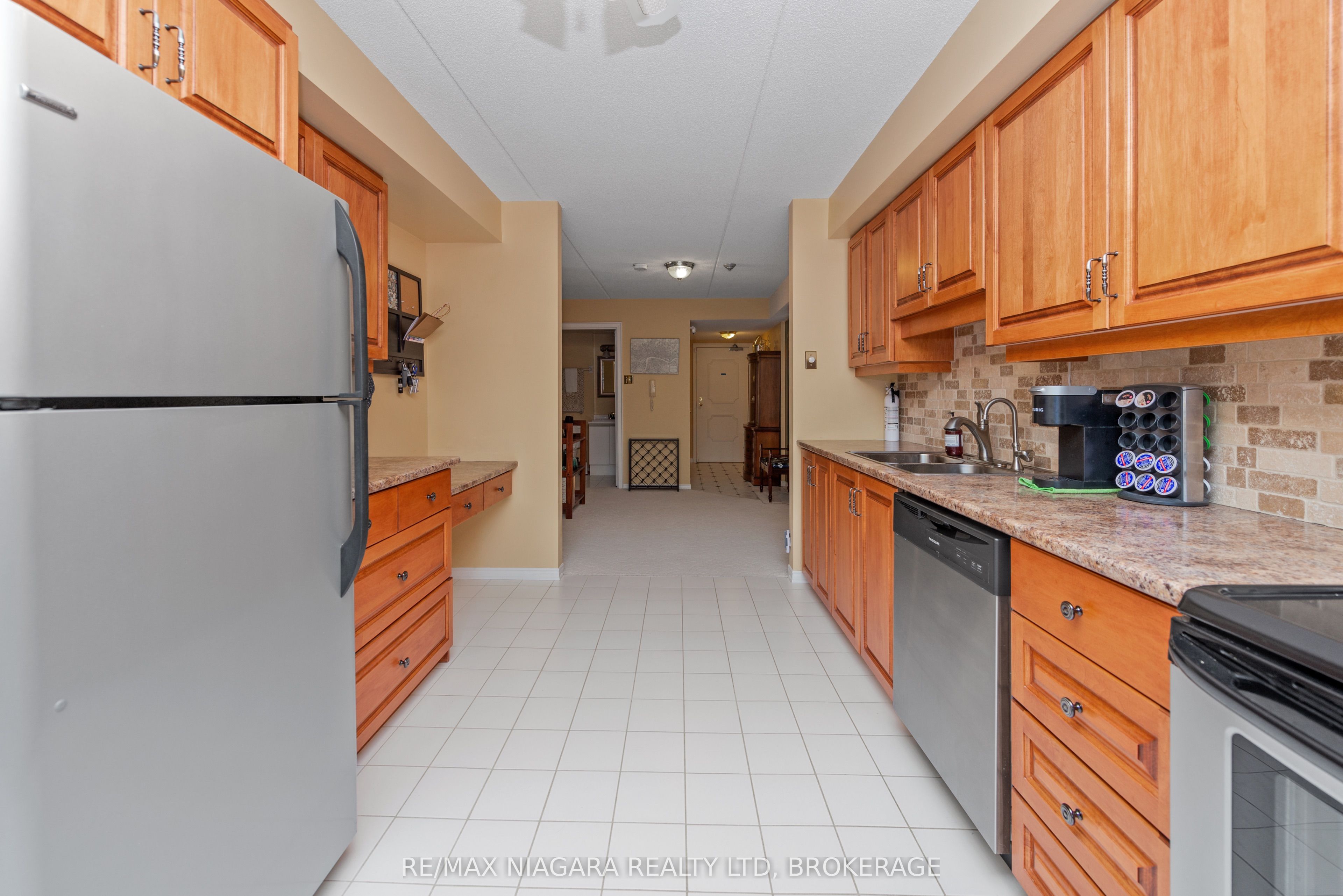6704 Thorold Stone Road 206 Property Photo 13