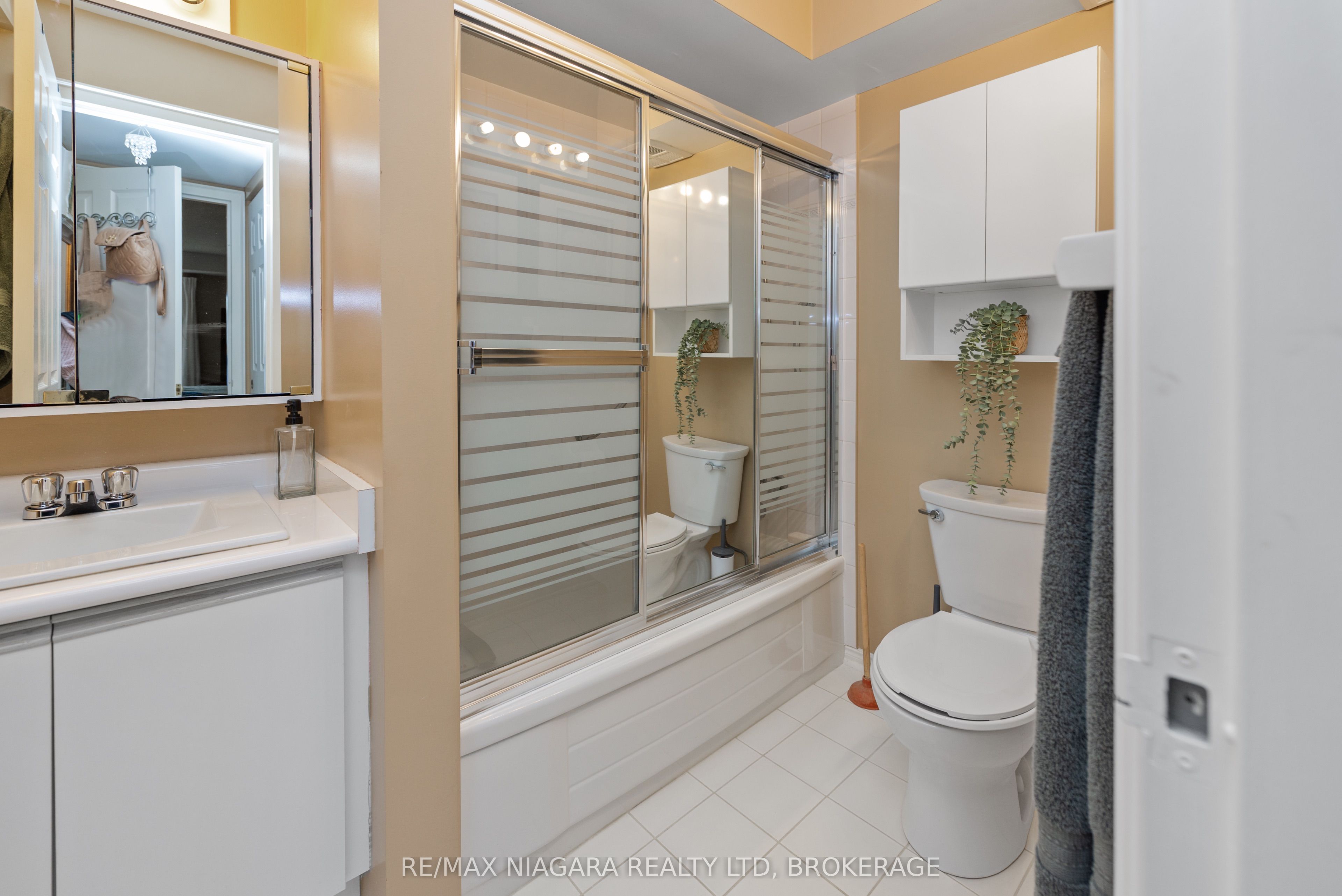 6704 Thorold Stone Road 206 Property Photo 20