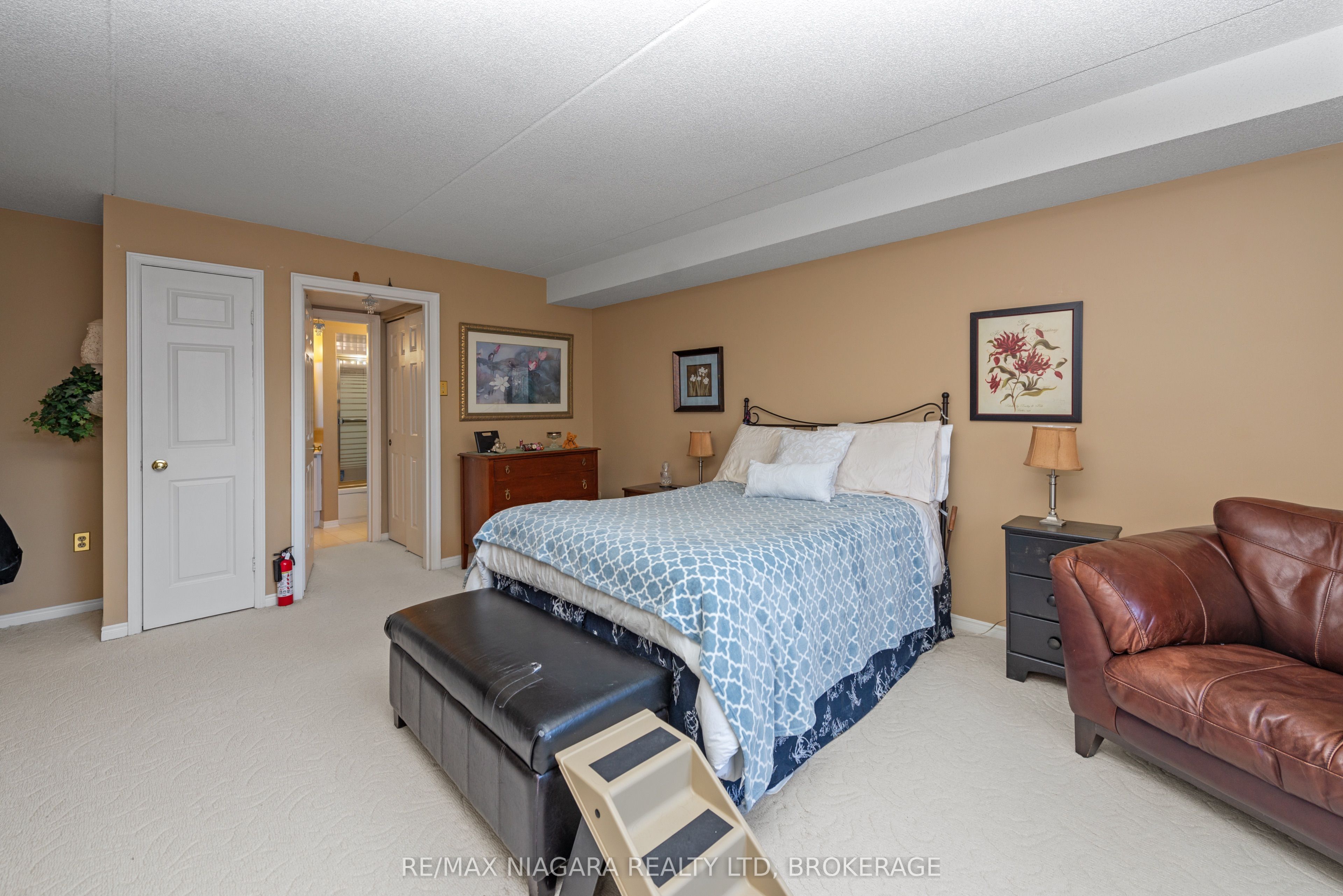 6704 Thorold Stone Road 206 Property Photo 24