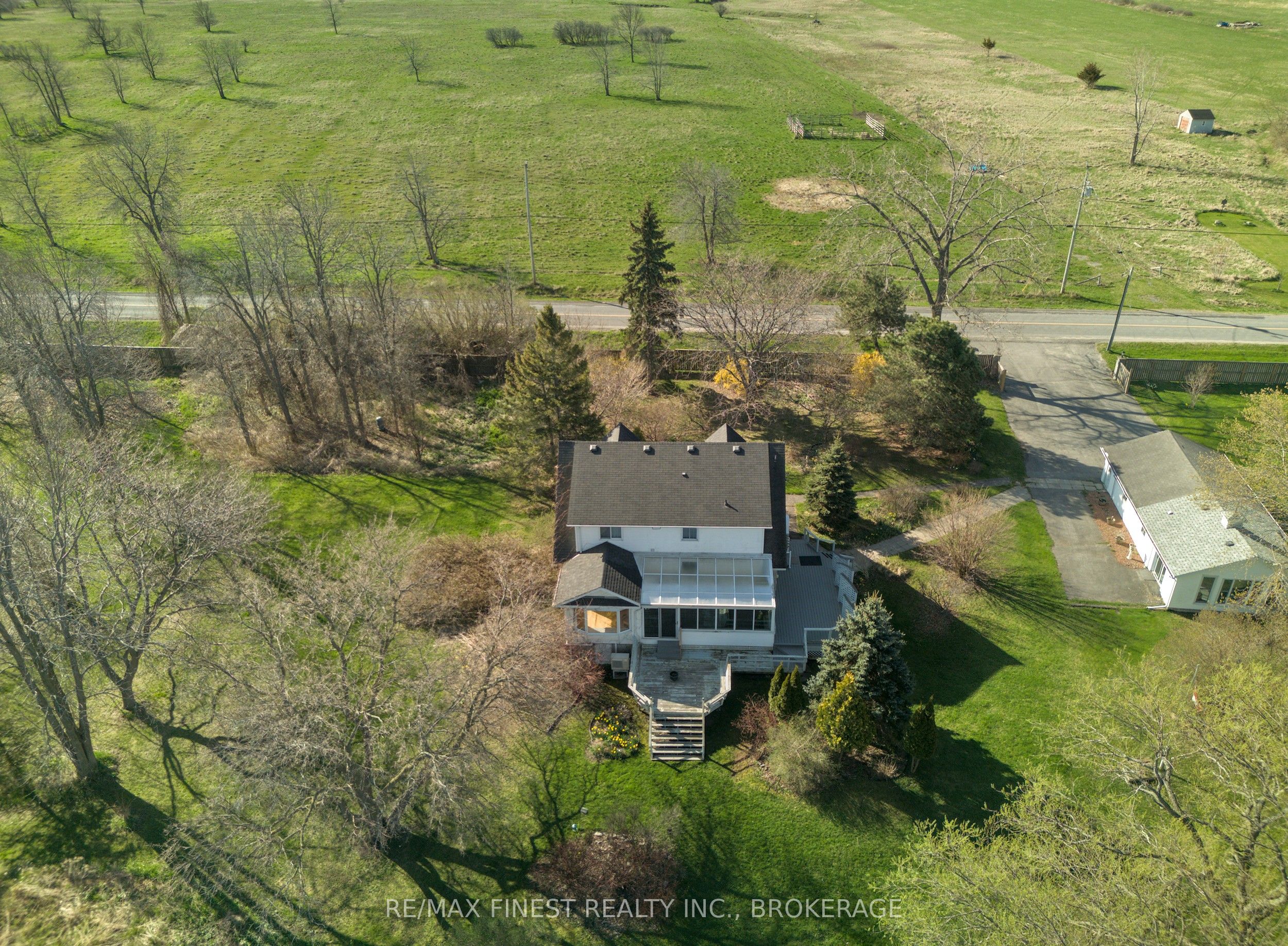 9820 Front Road Property Photo 1