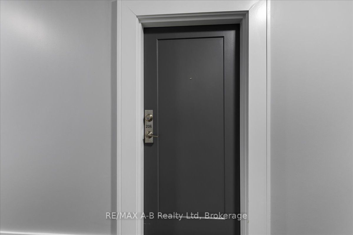 255 John Street N 206 Property Photo 6