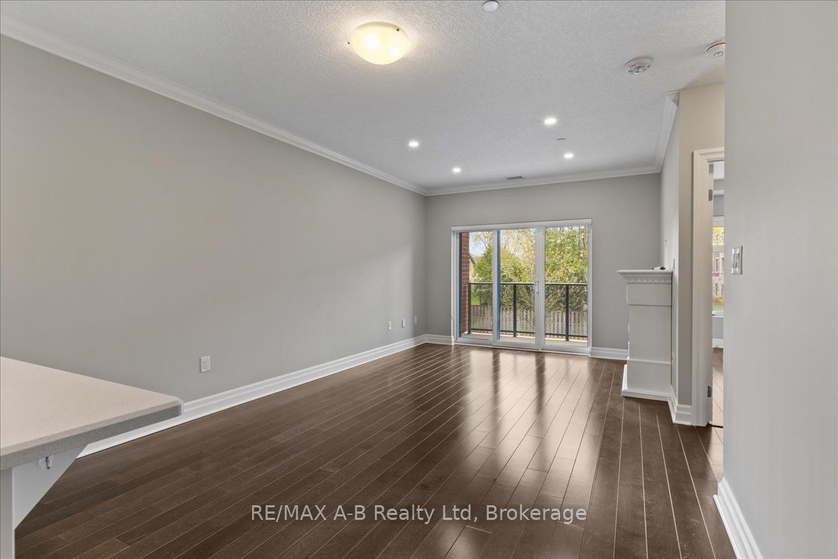 255 John Street N 206 Property Photo 16