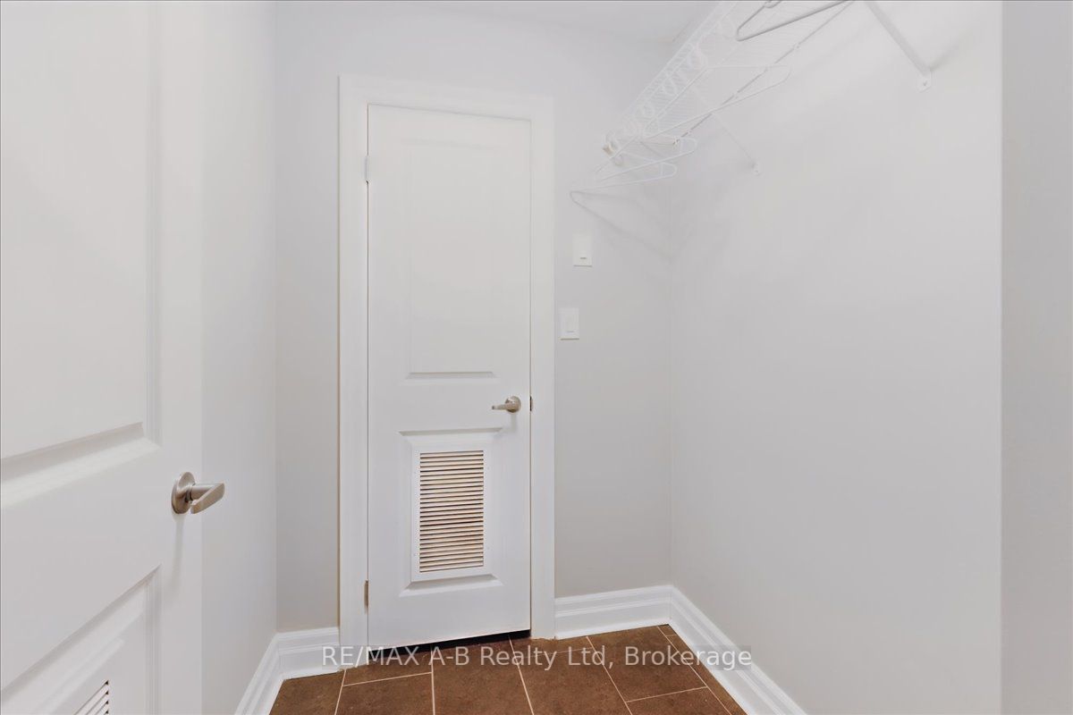 255 John Street N 206 Property Photo 20