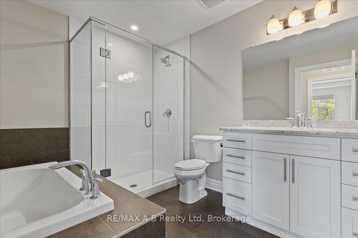 255 John Street N 206 Property Photo 22