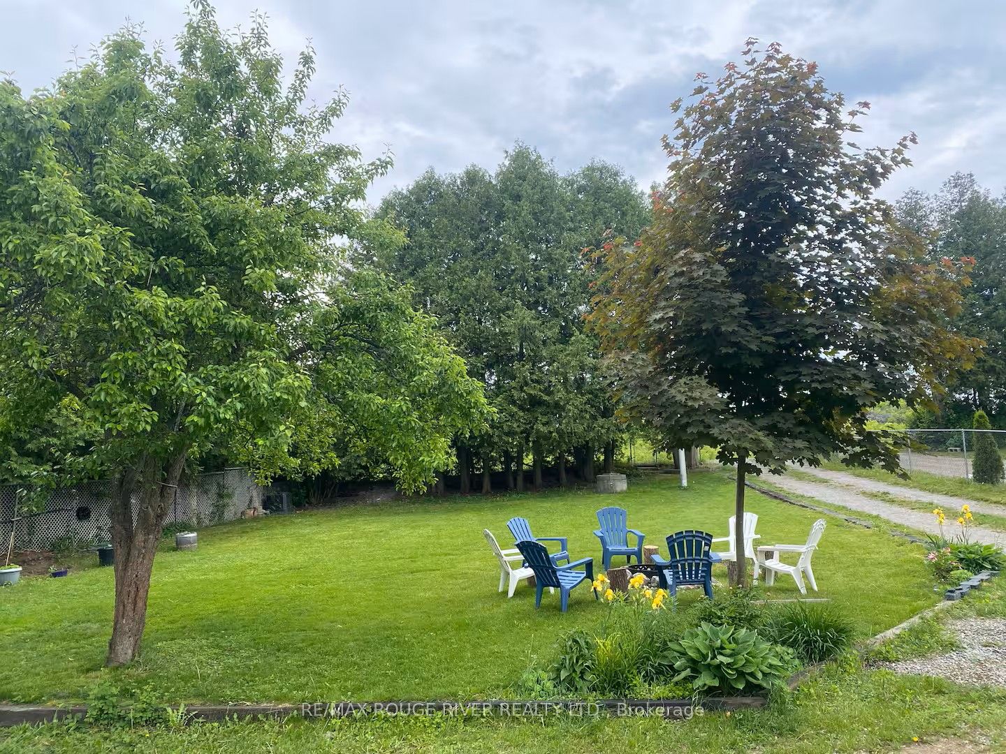 200 Hampton Crescent Property Photo 5