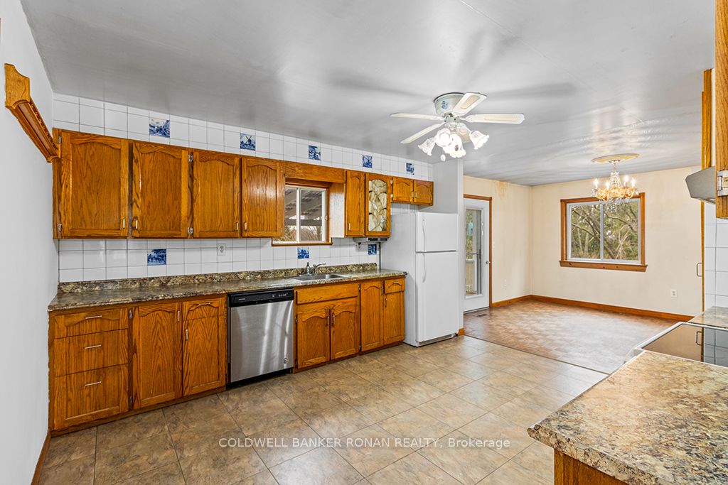316522 Highway 6 Property Photo 14