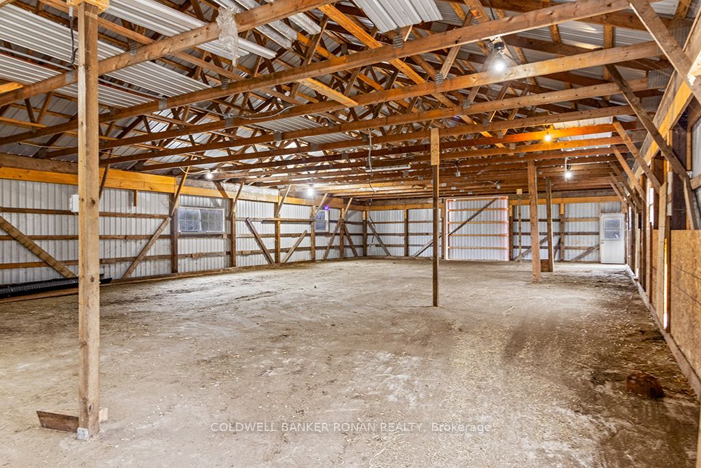 316522 Highway 6 Property Photo 38