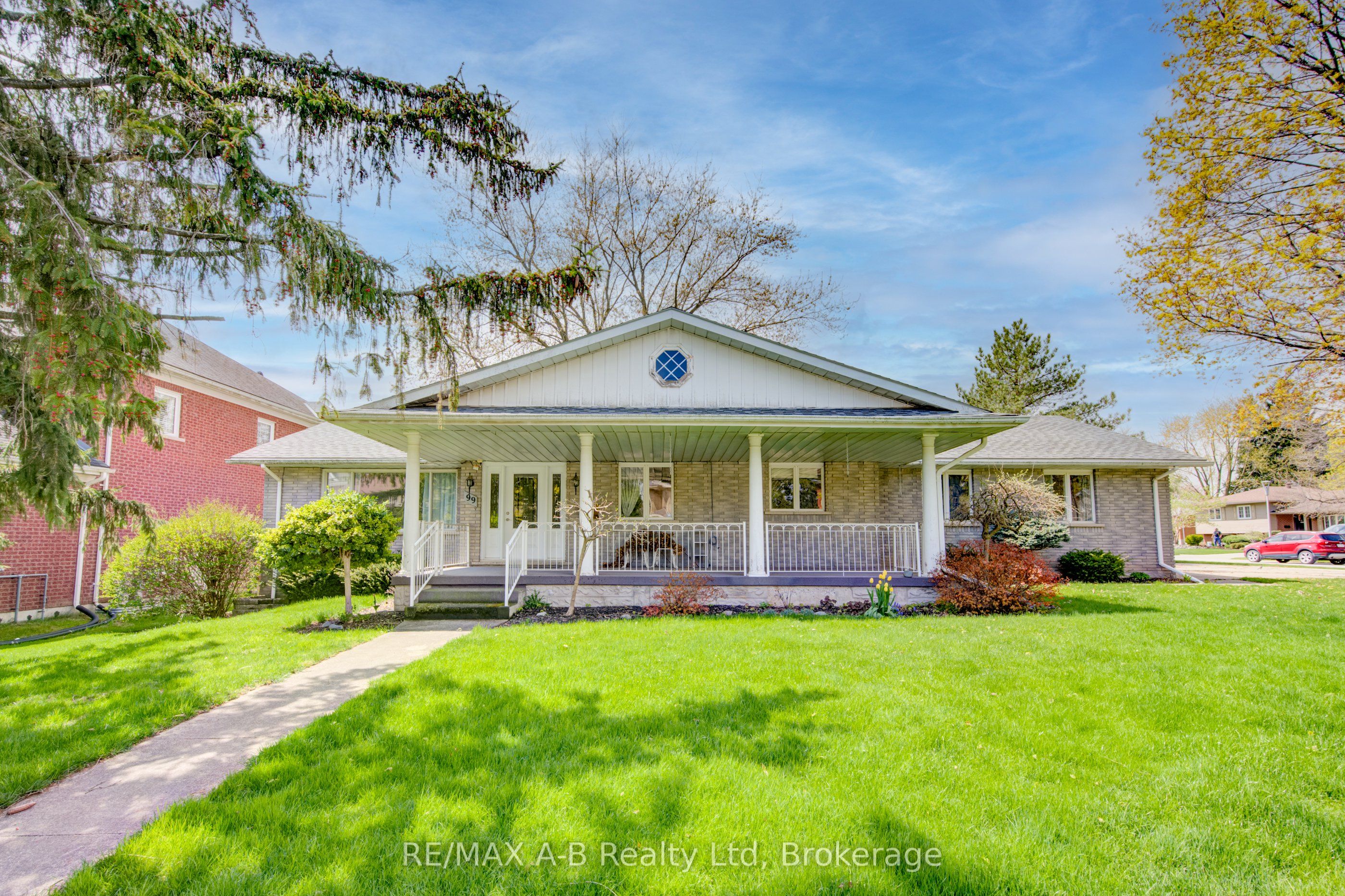 99 Woodstock Street N Property Photo 1