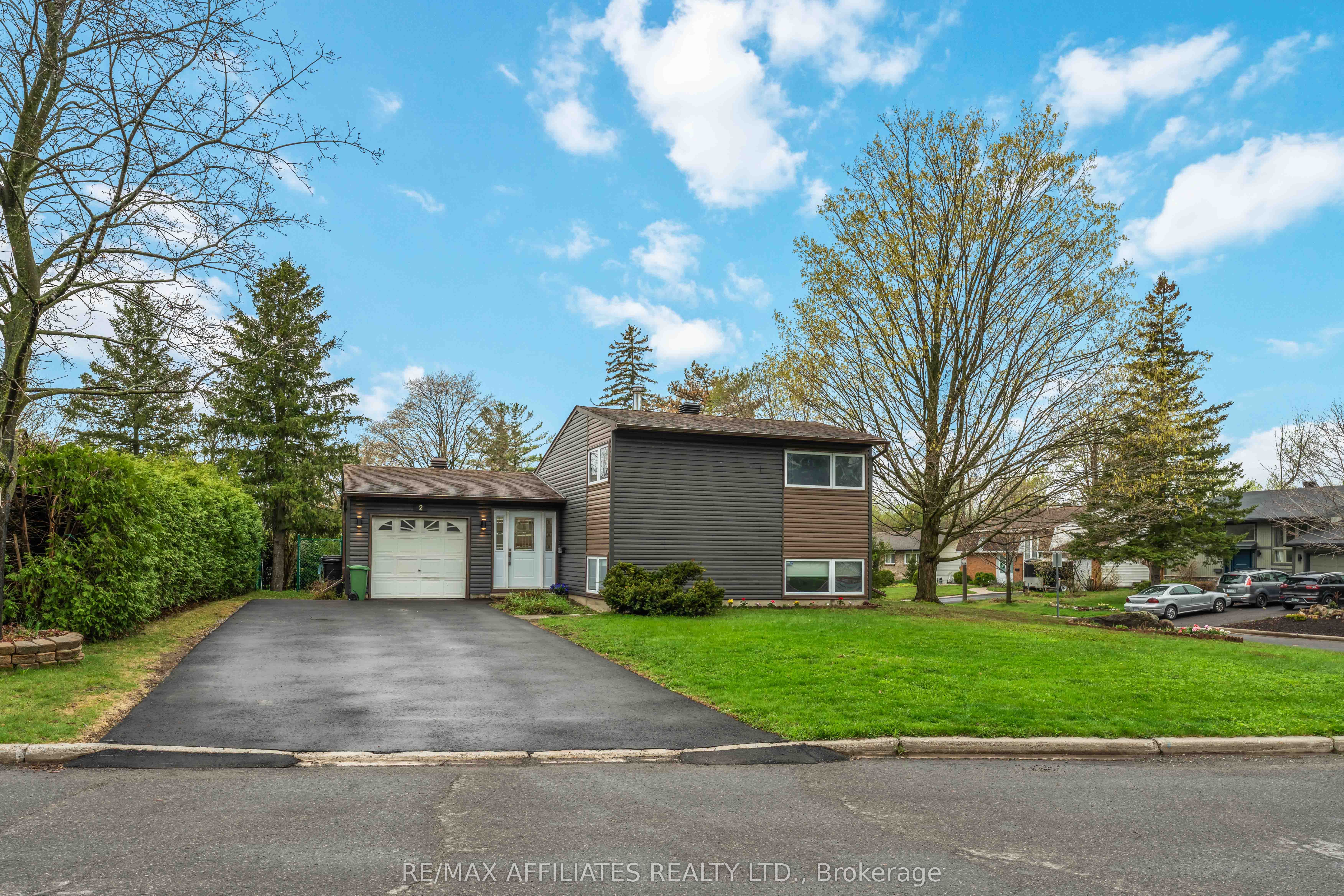2 Teakwood Court Property Photo