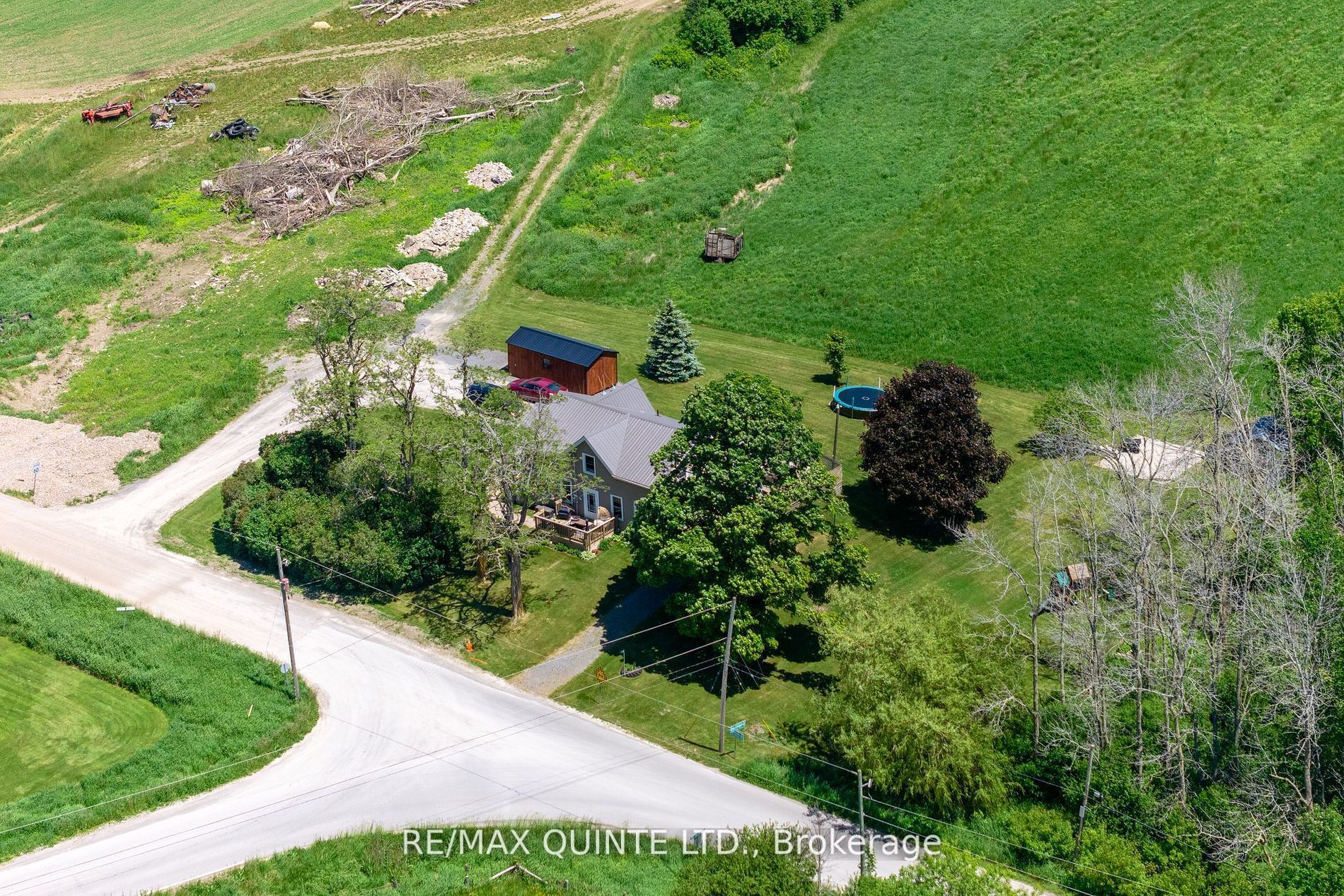 2 Baitleys Road Property Photo