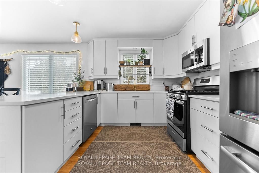 4372 River Road Property Photo 10