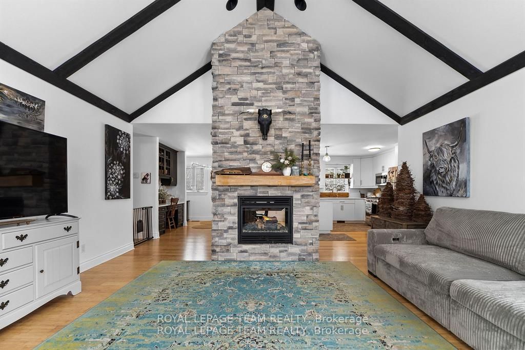 4372 River Road Property Photo 18