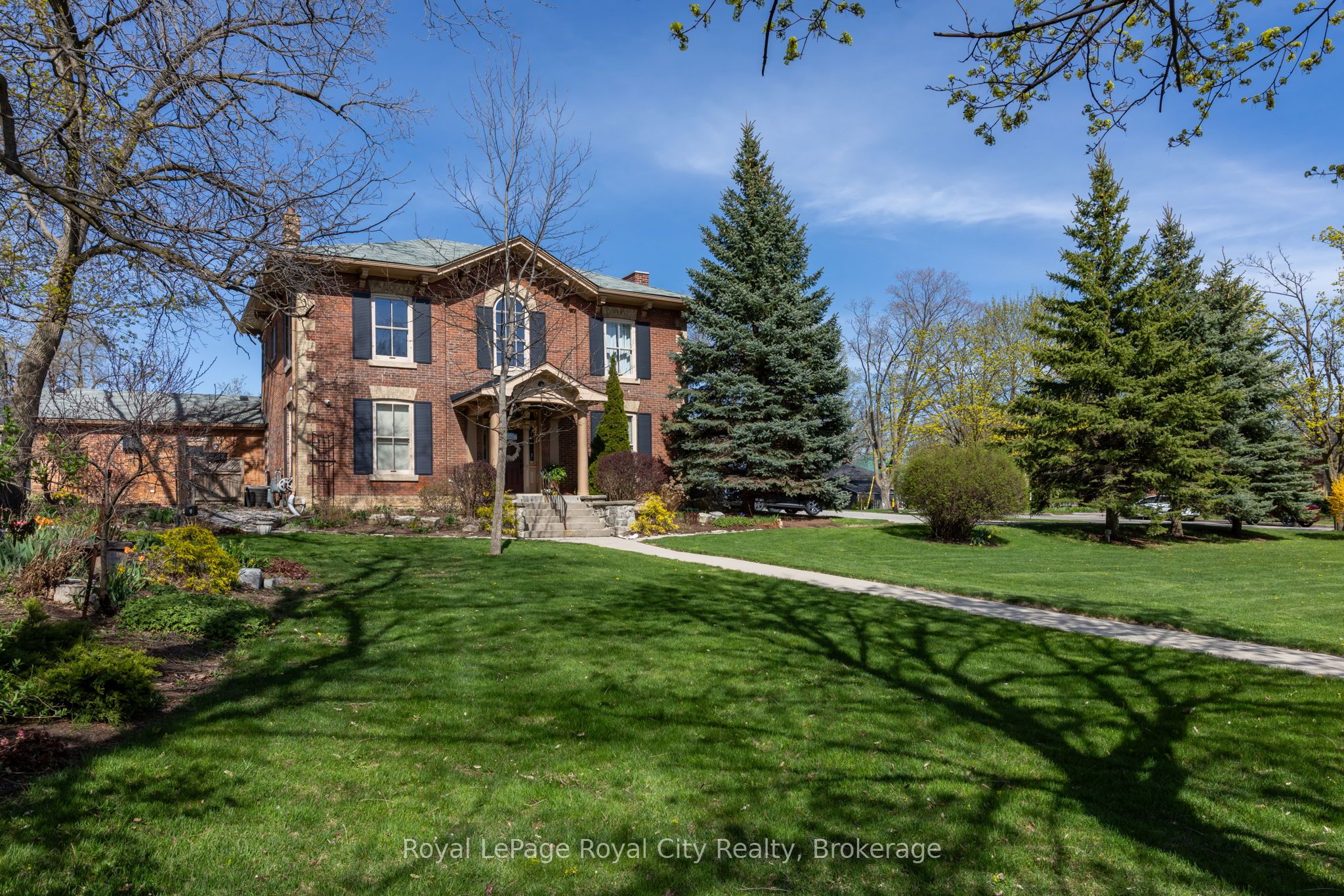 457 Woolwich Street Property Photo 3