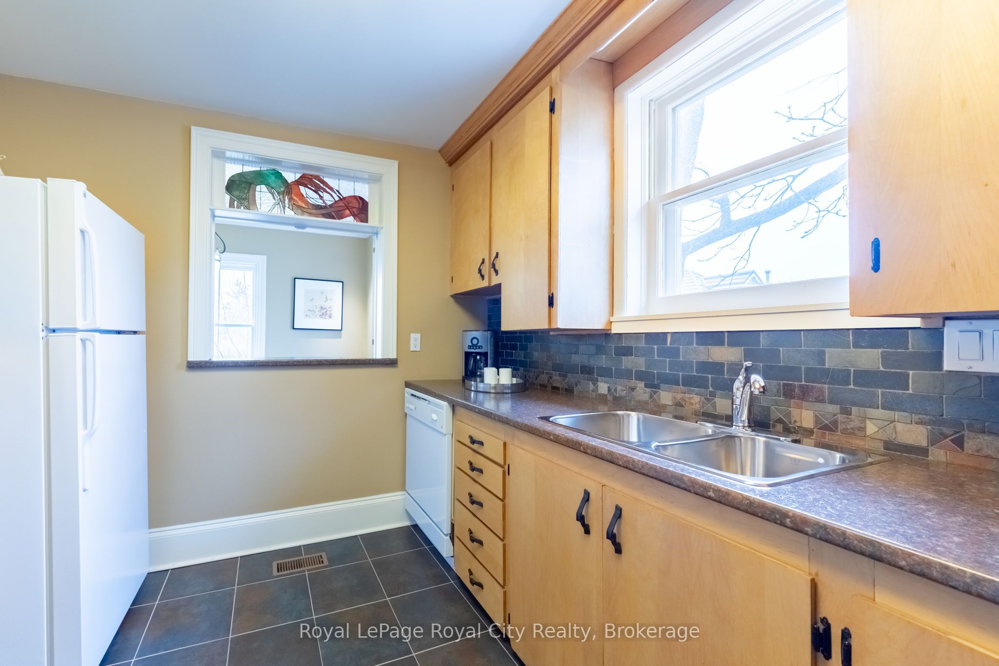 457 Woolwich Street Property Photo 28