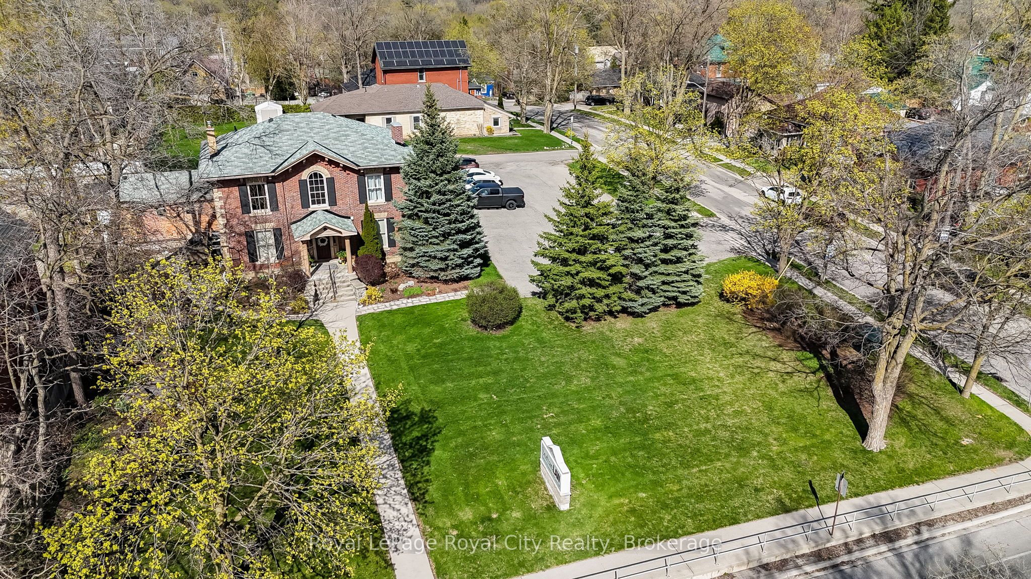 457 Woolwich Street Property Photo 41