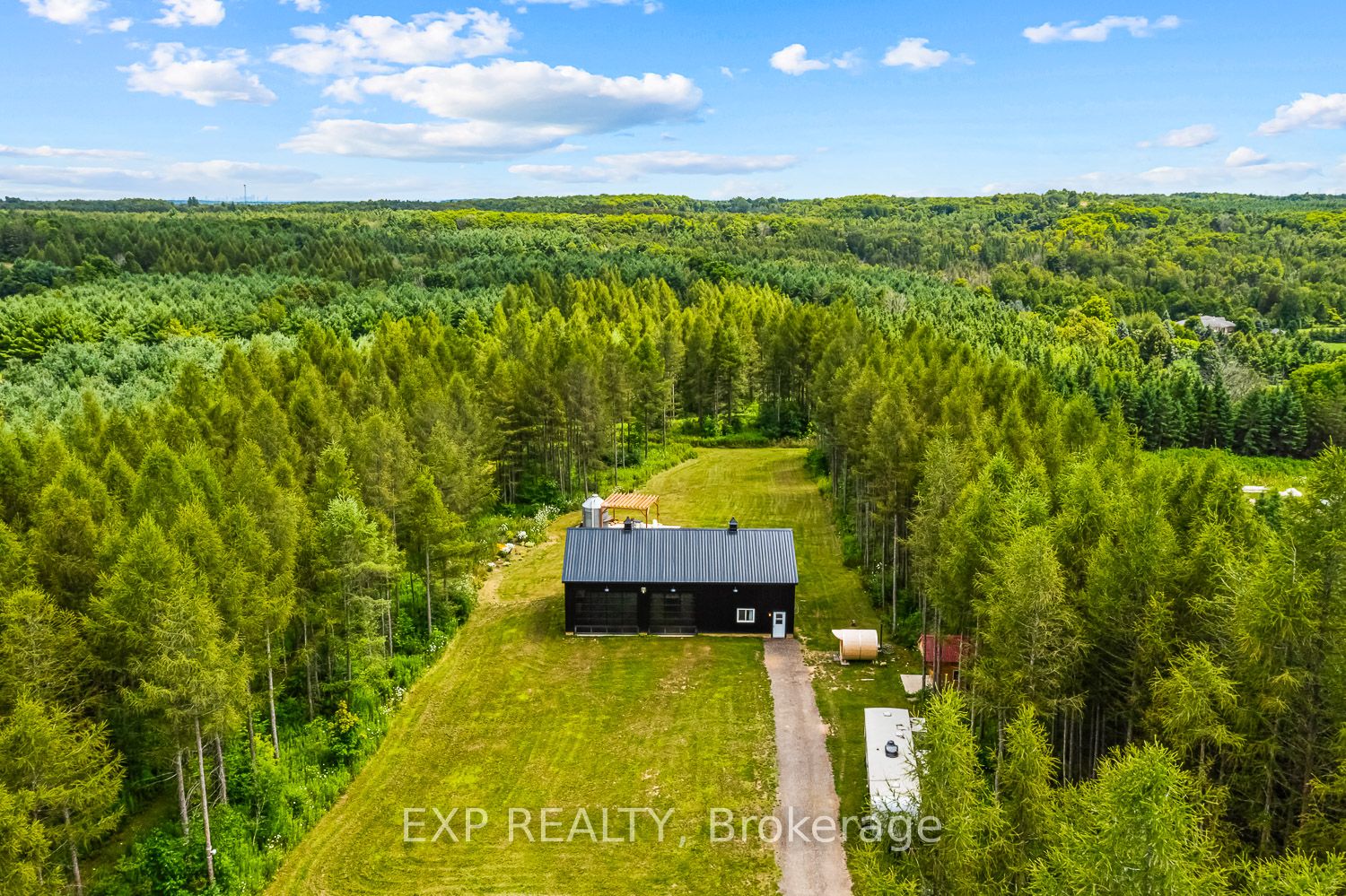 9307 9 Sideroad Property Photo