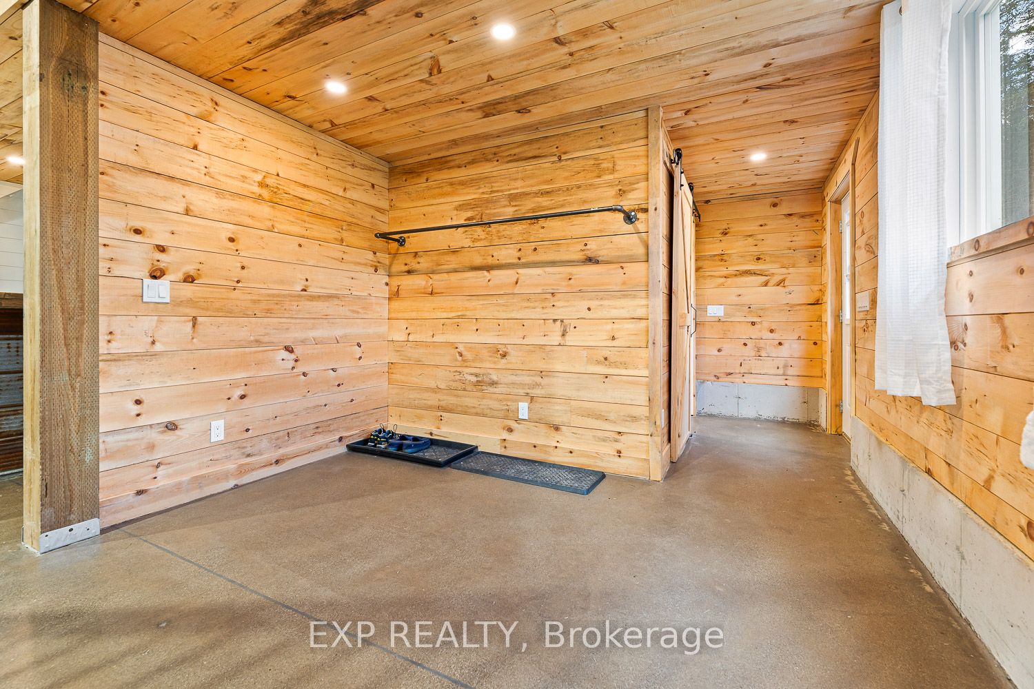 9307 9 Sideroad Property Photo 8